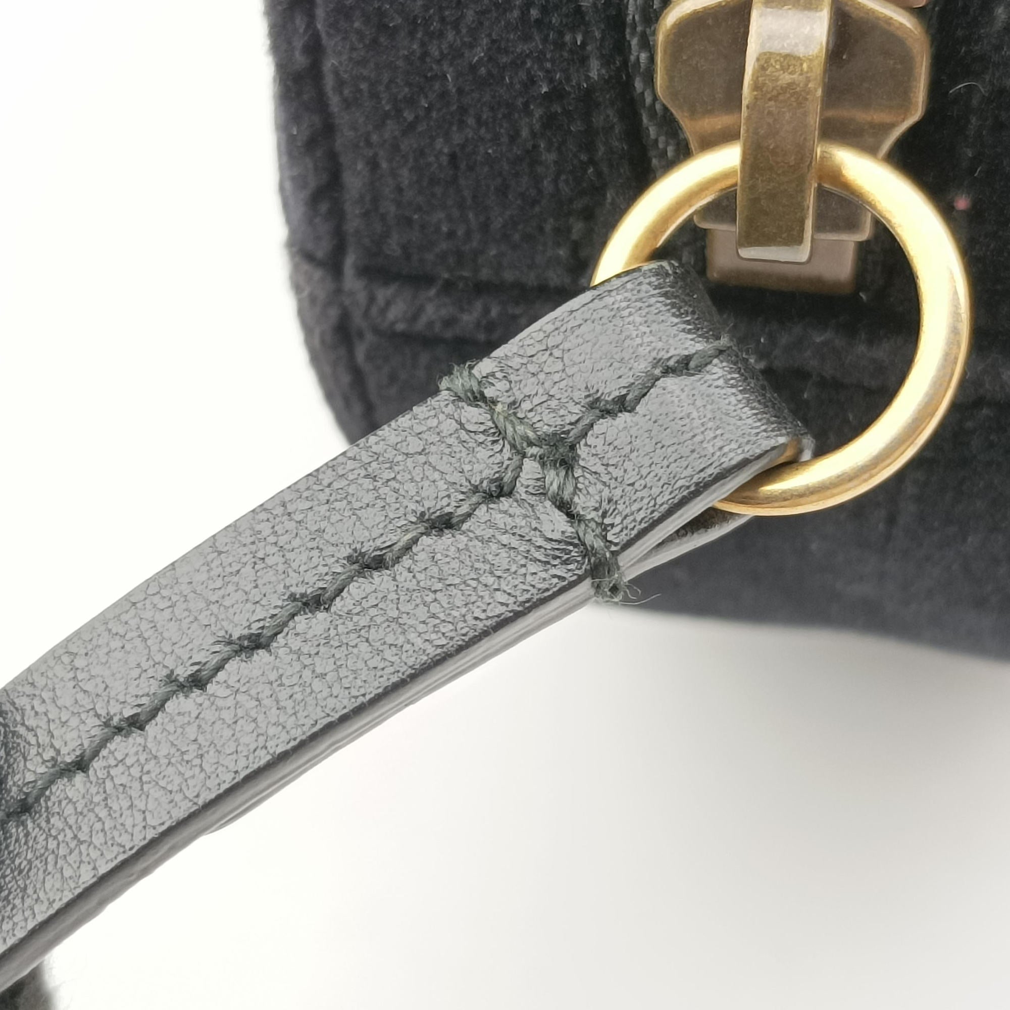 Pre-owned Gucci GG Marmont Black velour 476434 bum bag/waist bag | stylenewstar