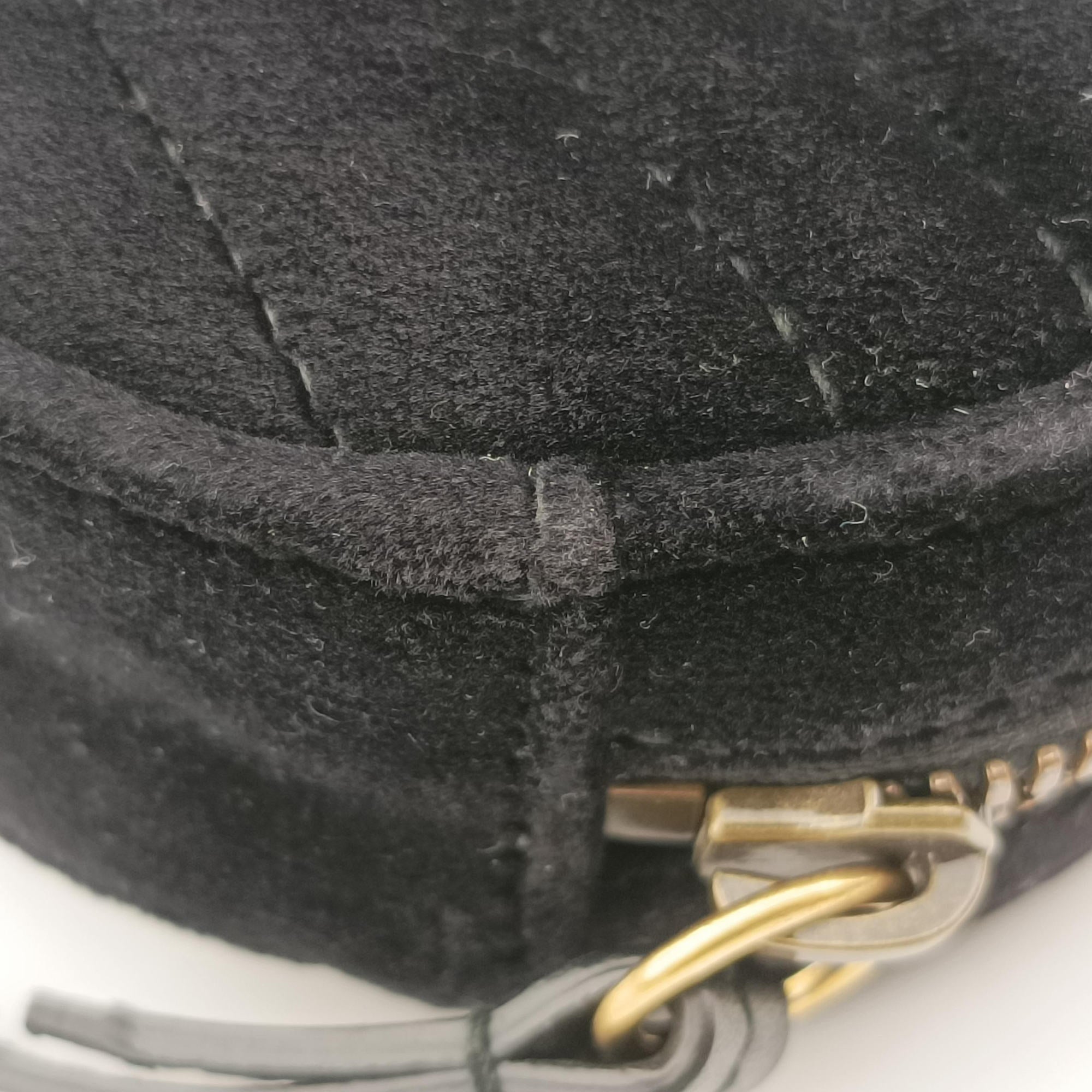 Pre-owned Gucci GG Marmont Black velour 476434 bum bag/waist bag | stylenewstar