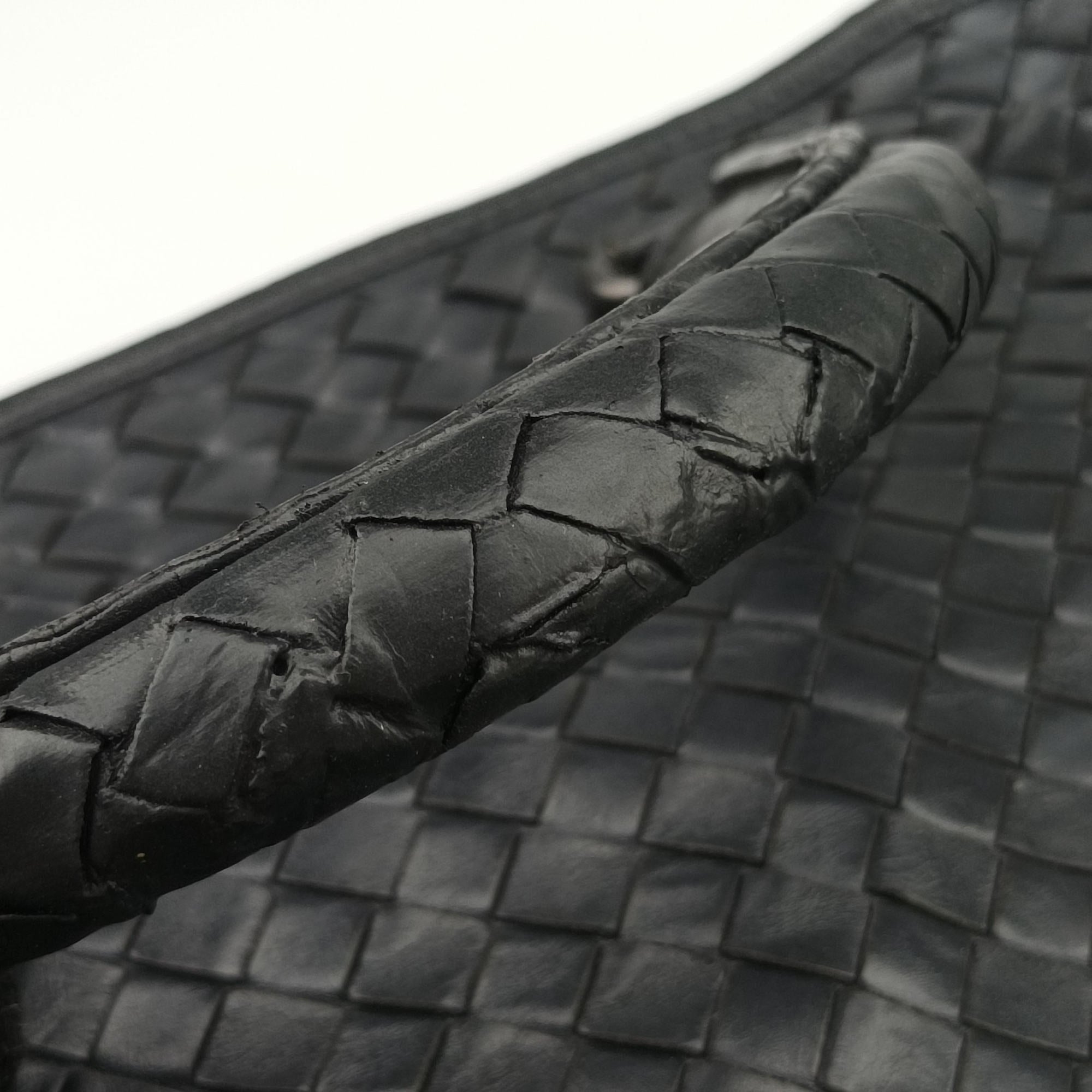 Pre-owned Bottega Veneta Intrecciato Black lambskin  handbag | stylenewstar