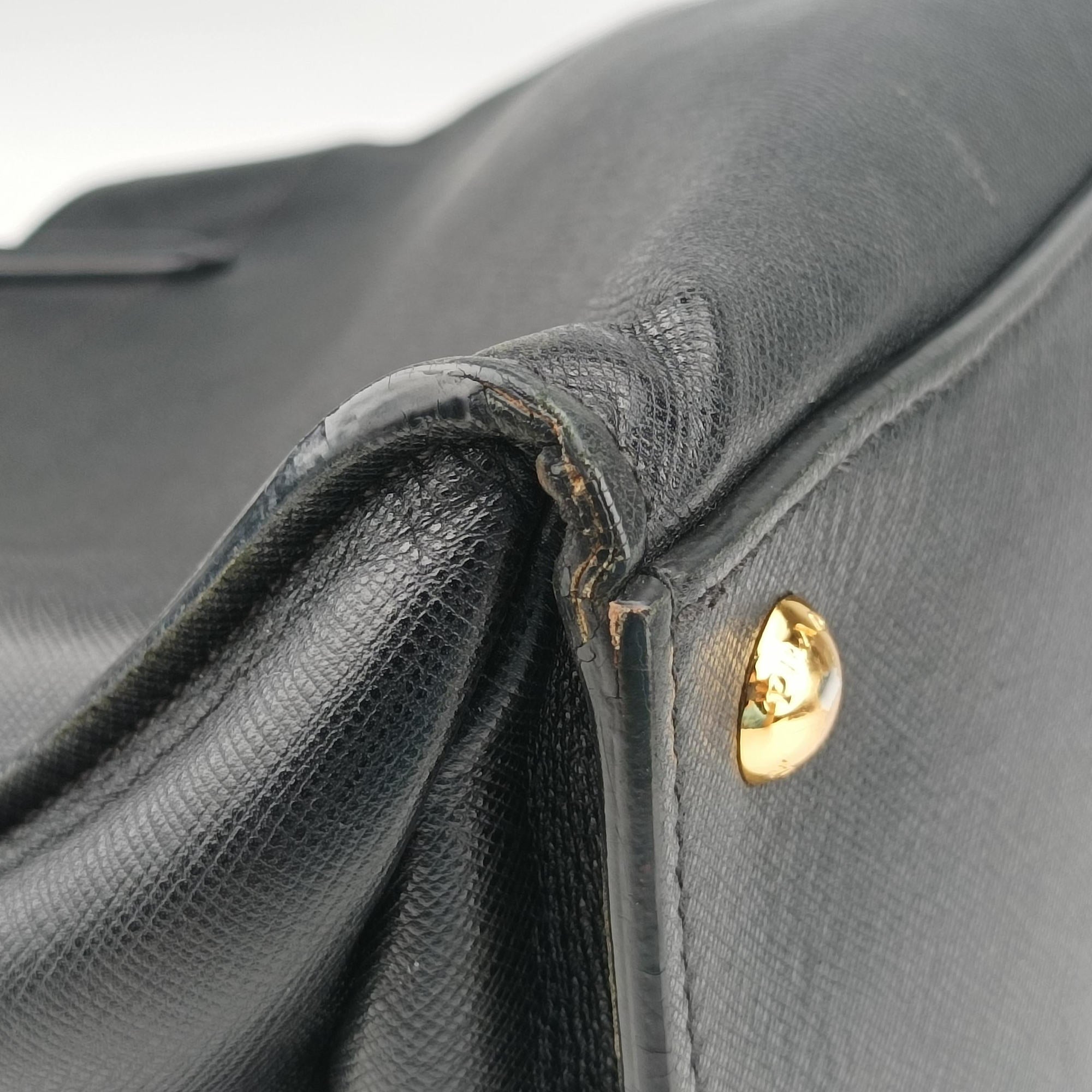 Pre-owned Prada Triple Pocket Convertible Zip Tote Black SAFFIANO　Leather BN2603 handbag | stylenewstar
