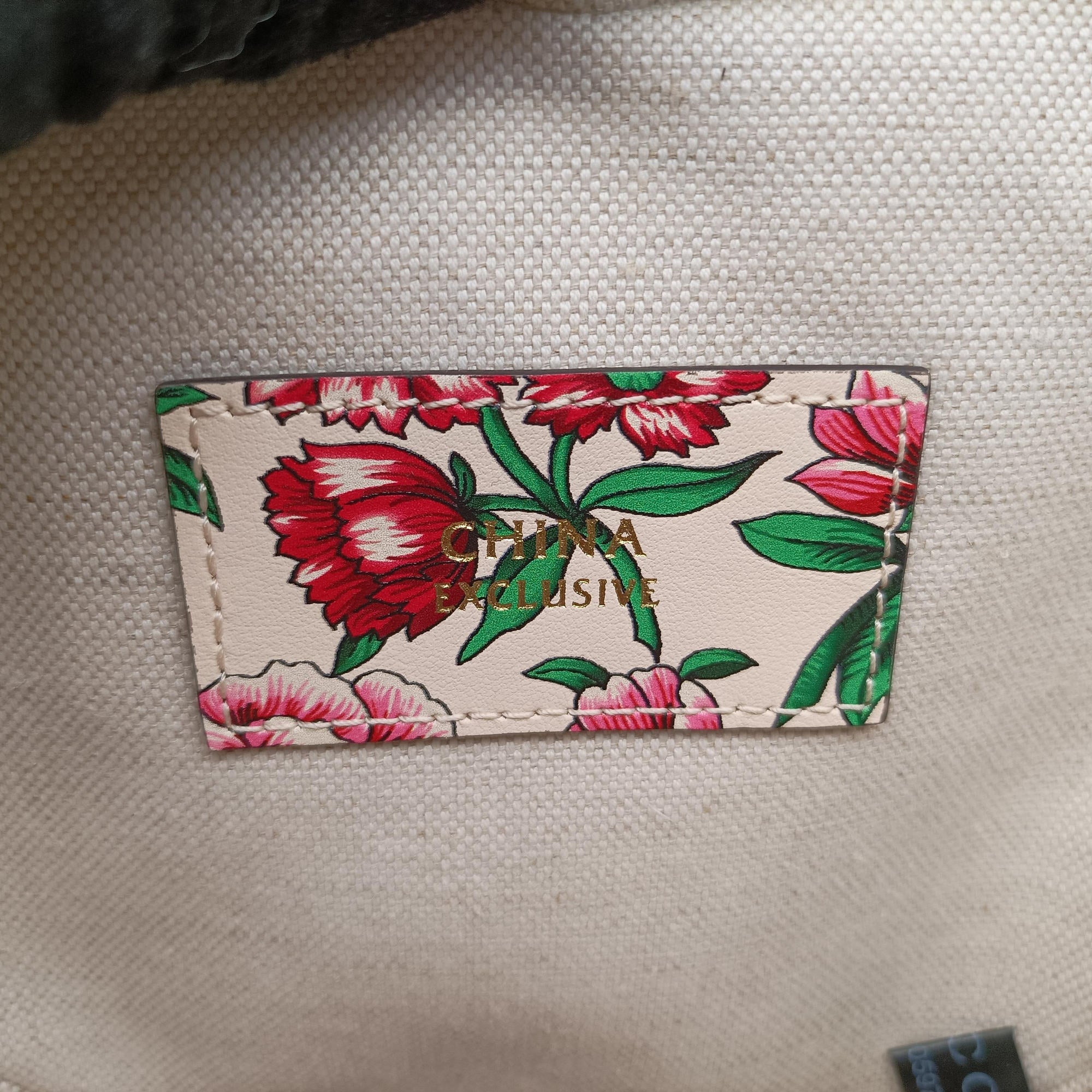 Pre-owned Gucci GG Marmont Flower Print Heart Multicolour Leather 740355 shoulderbag | stylenewstar