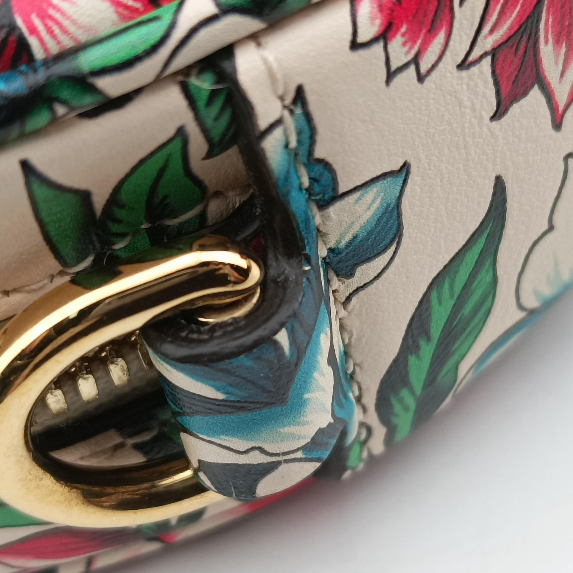 Pre-owned Gucci GG Marmont Flower Print Heart Multicolour Leather 740355 shoulderbag | stylenewstar