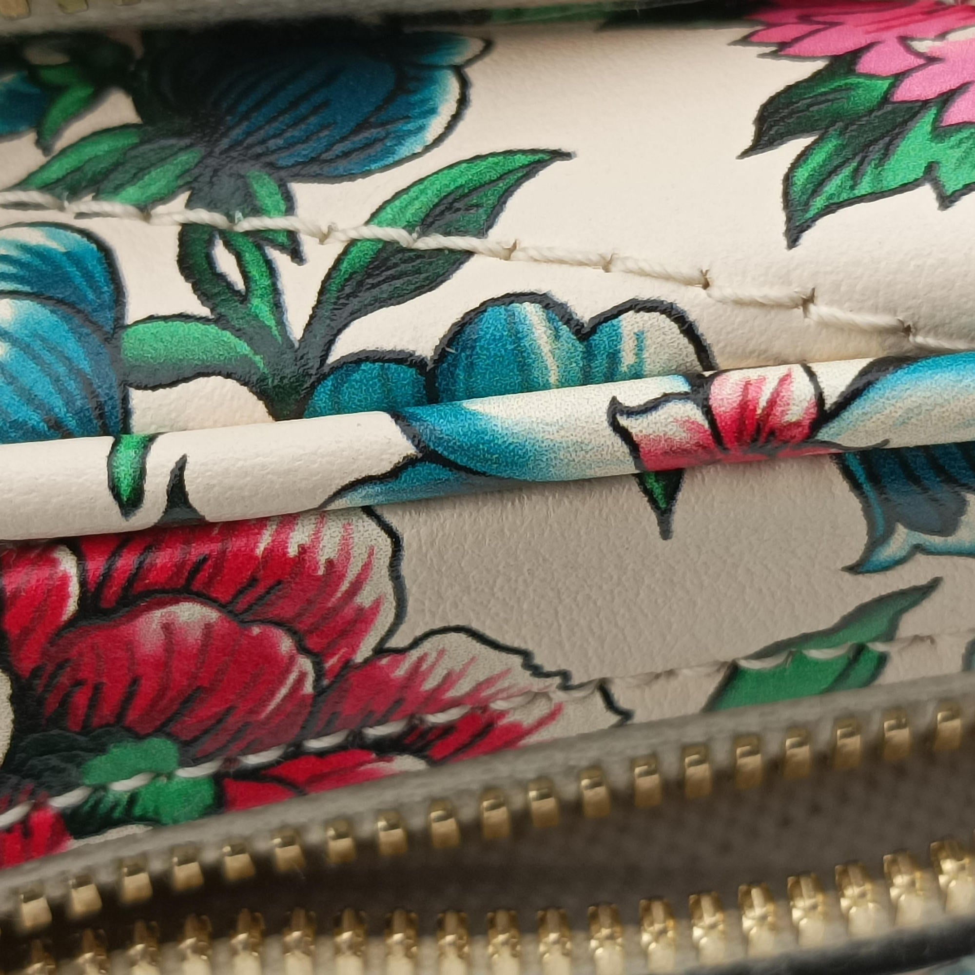 Pre-owned Gucci GG Marmont Flower Print Heart Multicolour Leather 740355 shoulderbag | stylenewstar