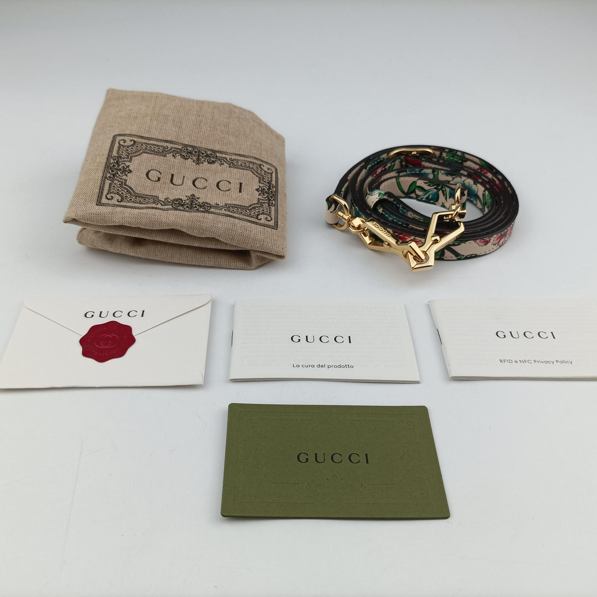 Pre-owned Gucci GG Marmont Flower Print Heart Multicolour Leather 740355 shoulderbag | stylenewstar