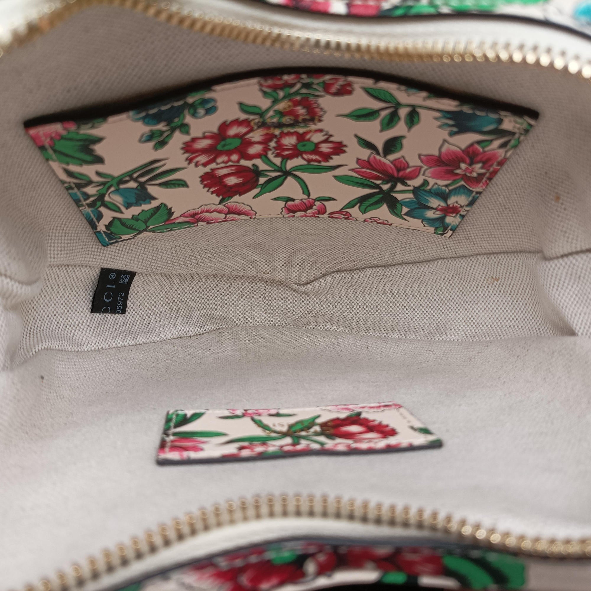 Pre-owned Gucci GG Marmont Flower Print Heart Multicolour Leather 740355 shoulderbag | stylenewstar