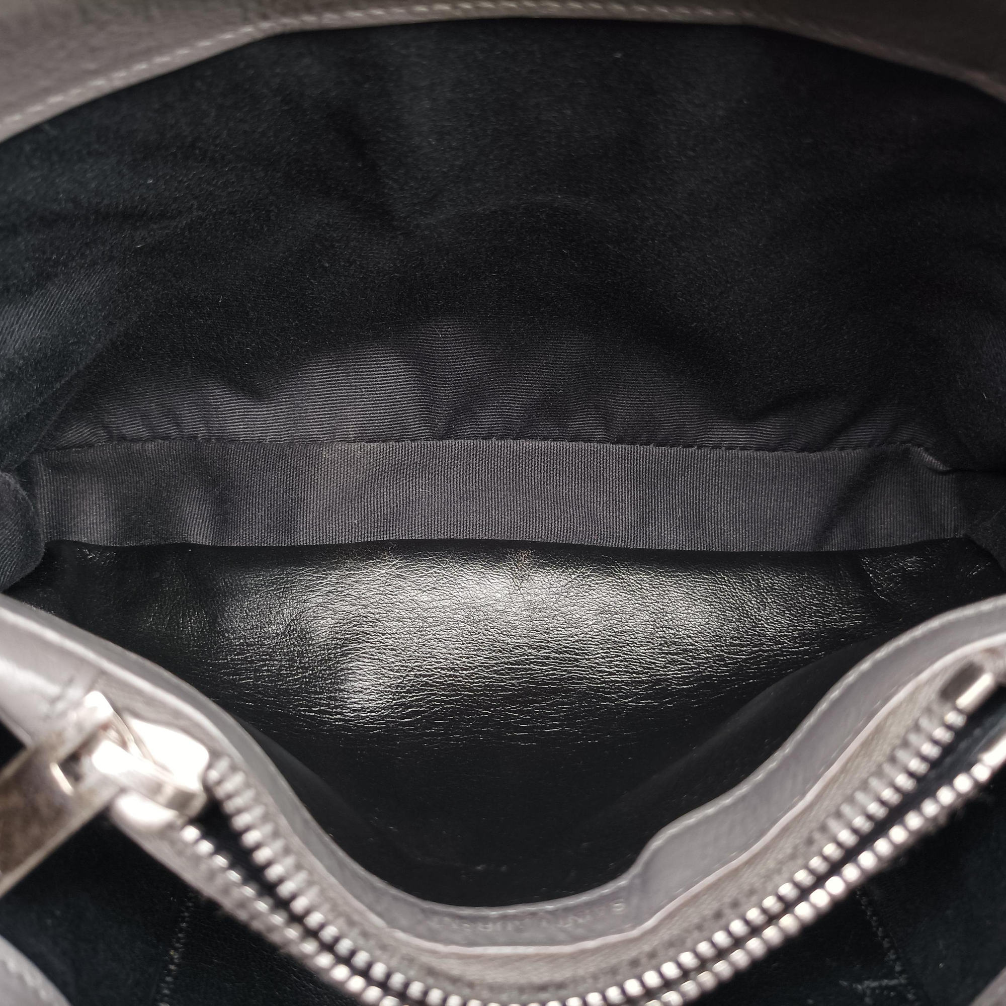 Pre-owned Yves Saint Laurent COLLEGE Grey Leather 428056 handbag | stylenewstar