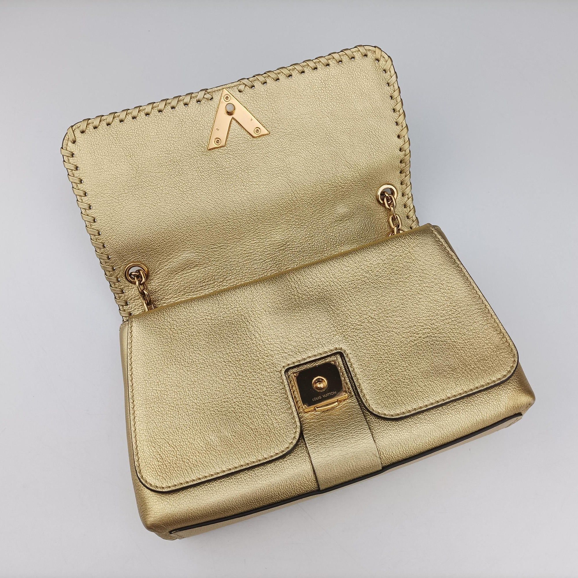 Pre-owned Louis Vuitton Very Chain Golden Leather M43202 shoulderbag | stylenewstar