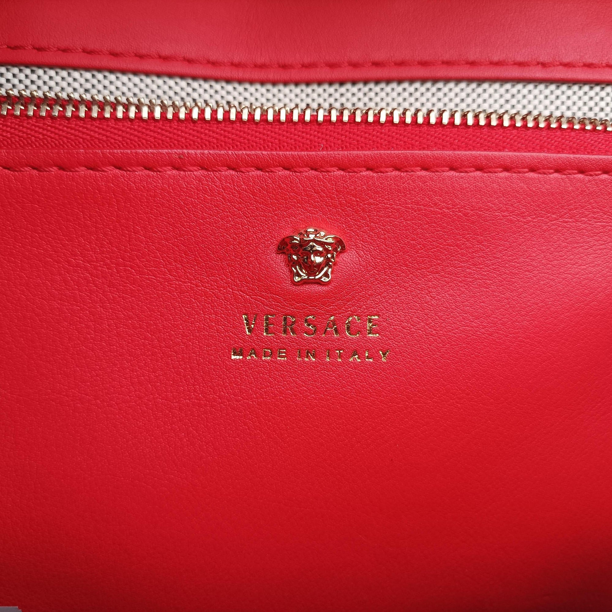 Pre-owned VERSACE Palazzo Empire Red Leather  shoulderbag | stylenewstar