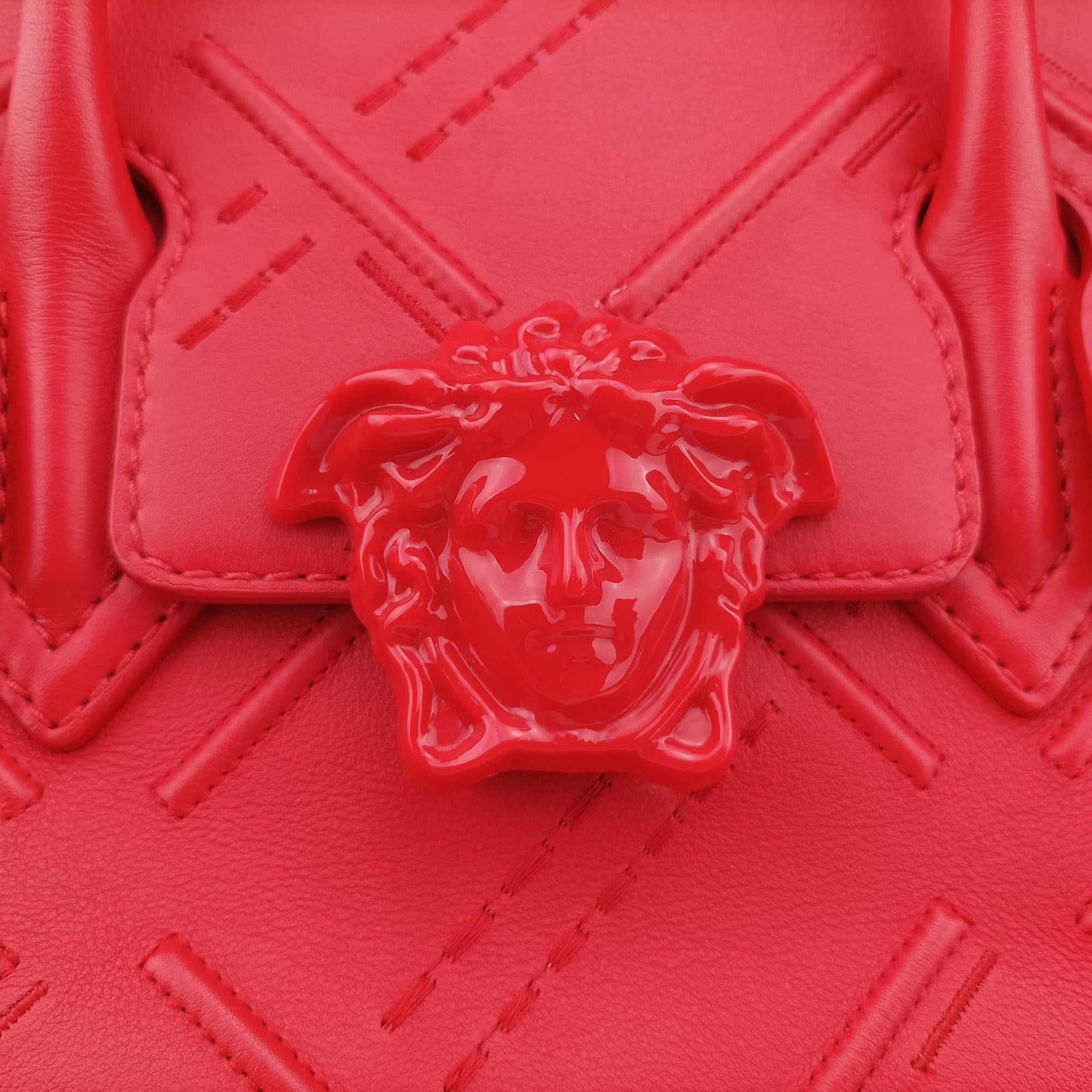 Pre-owned VERSACE Palazzo Empire Red Leather  shoulderbag | stylenewstar