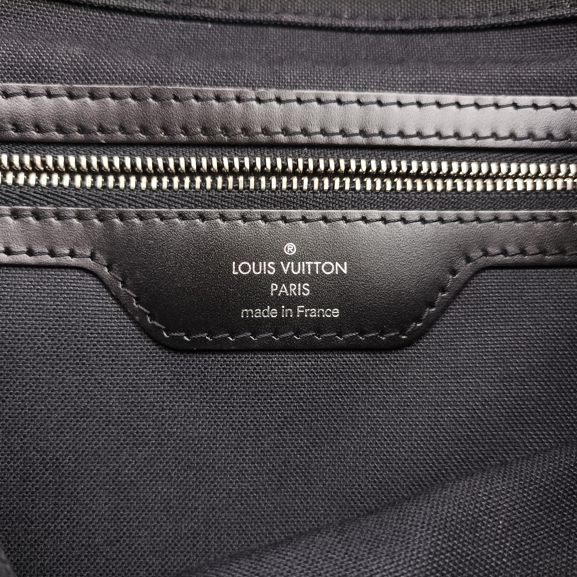 Pre-owned Louis Vuitton Viktor Ardoise Taiga x canvas M30142 crossbodybag | stylenewstar