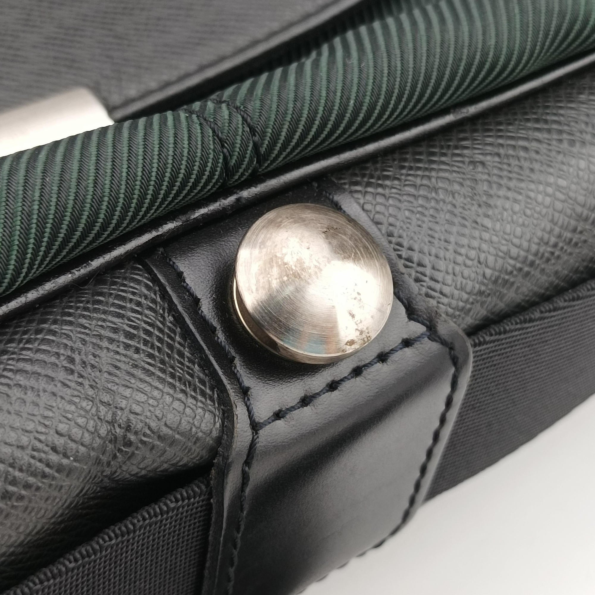 Pre-owned Louis Vuitton Viktor Ardoise Taiga x canvas M30142 crossbodybag | stylenewstar