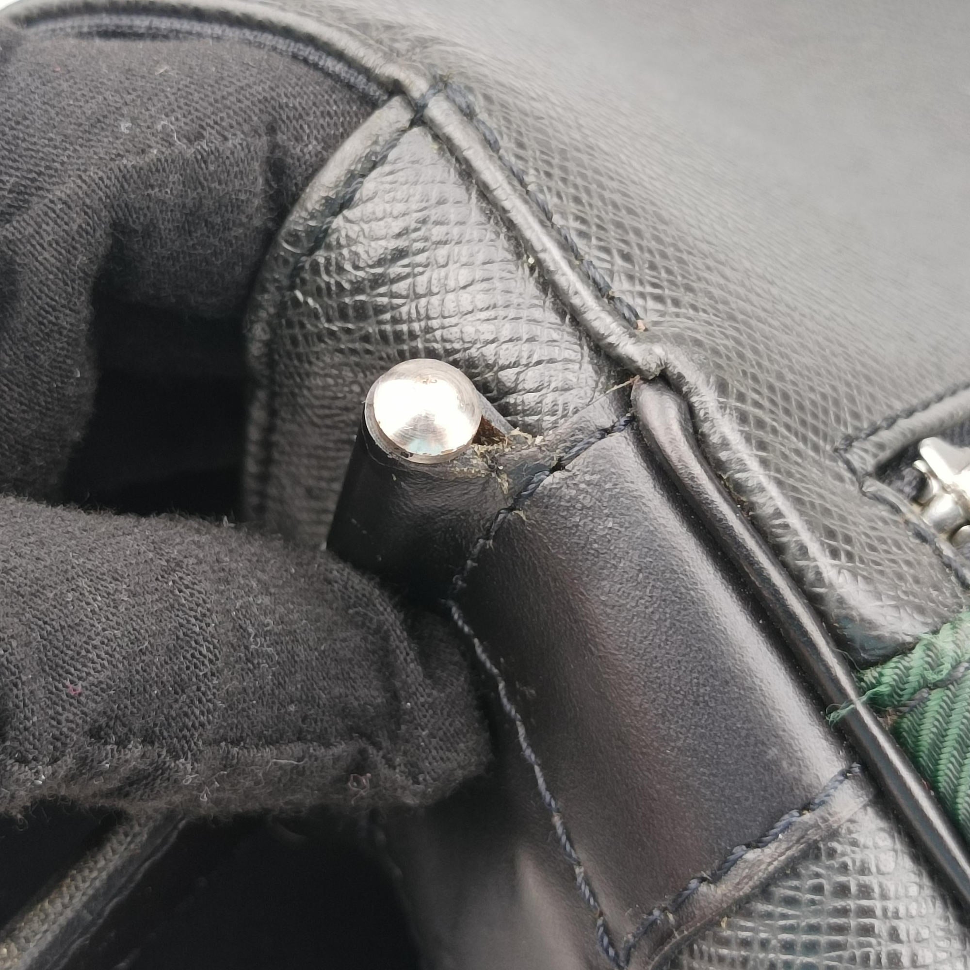 Pre-owned Louis Vuitton Viktor Ardoise Taiga x canvas M30142 crossbodybag | stylenewstar