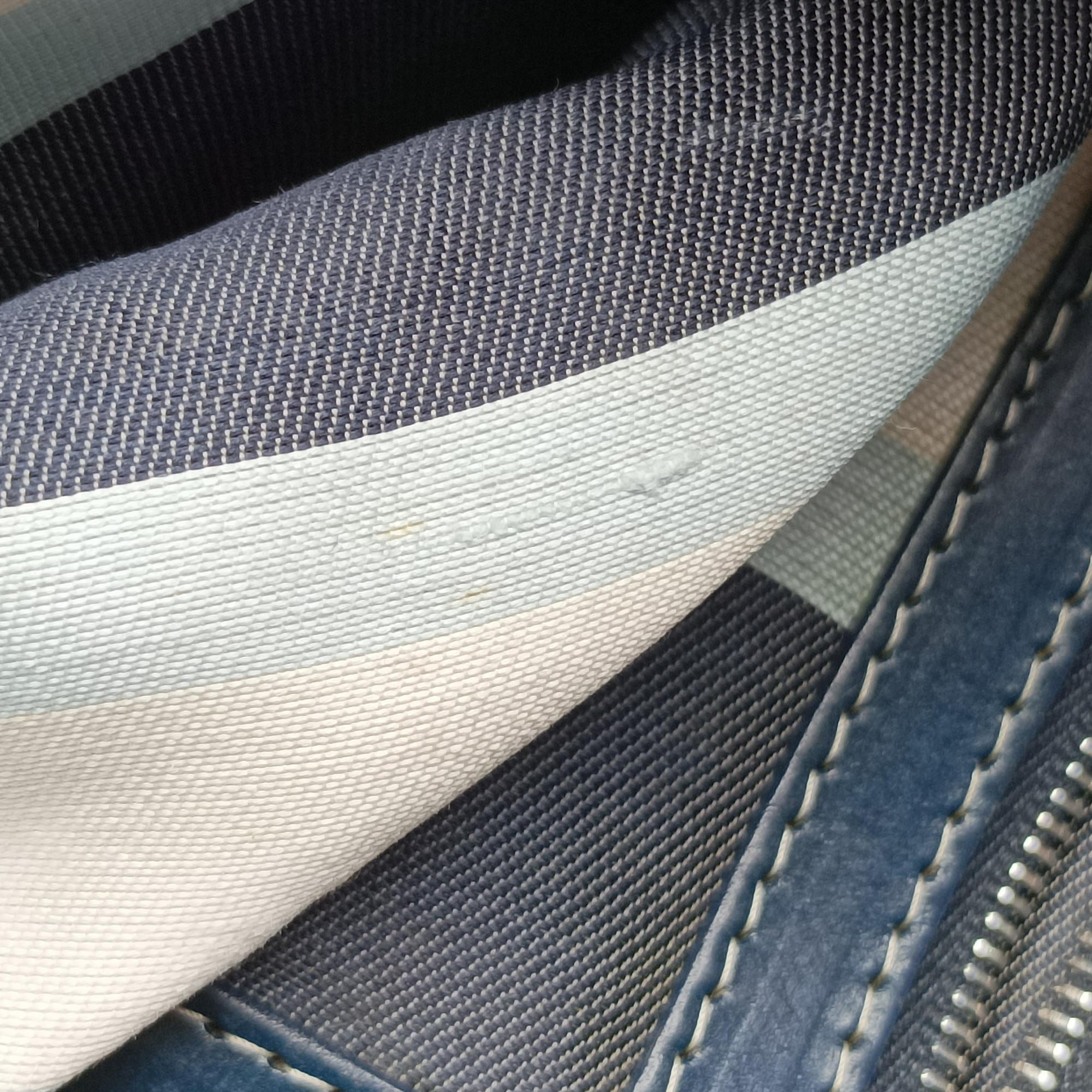 Secondhand Fendi Mamma Bucket Navy Denim 22112 shoulderbag | stylenewstar