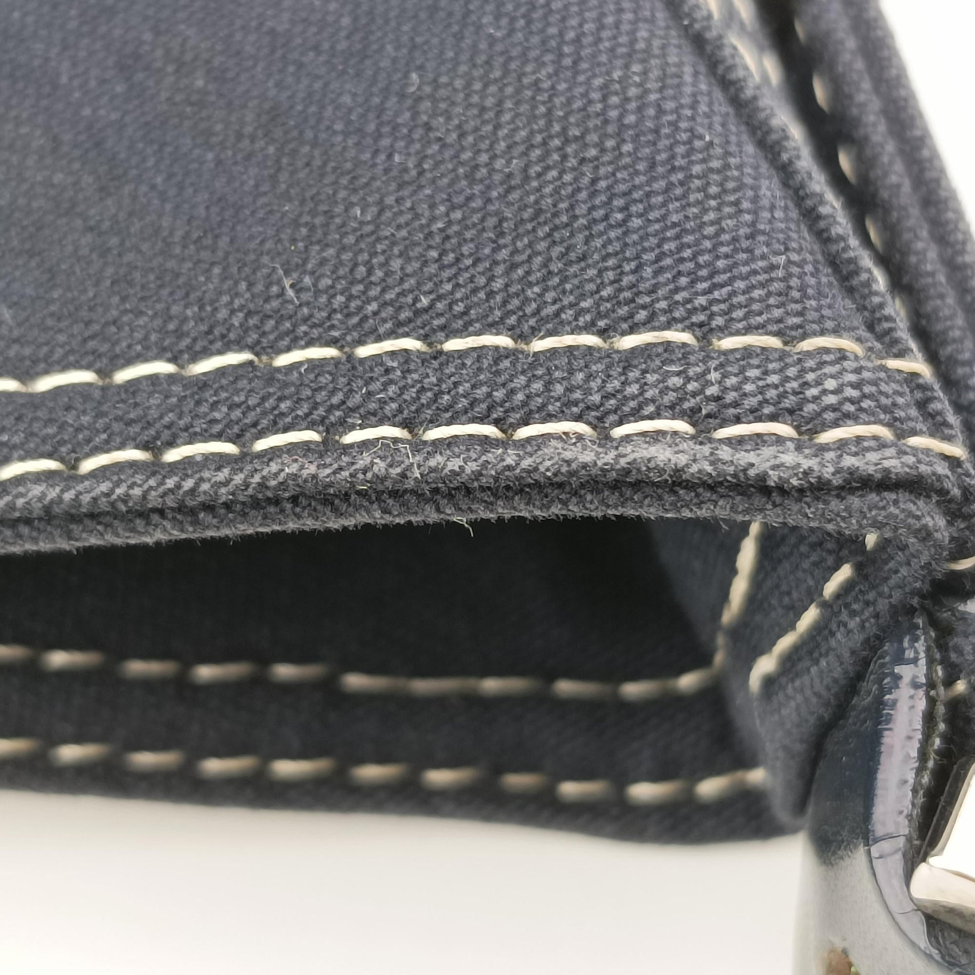 Secondhand Fendi Mamma Bucket Navy Denim 22112 shoulderbag | stylenewstar