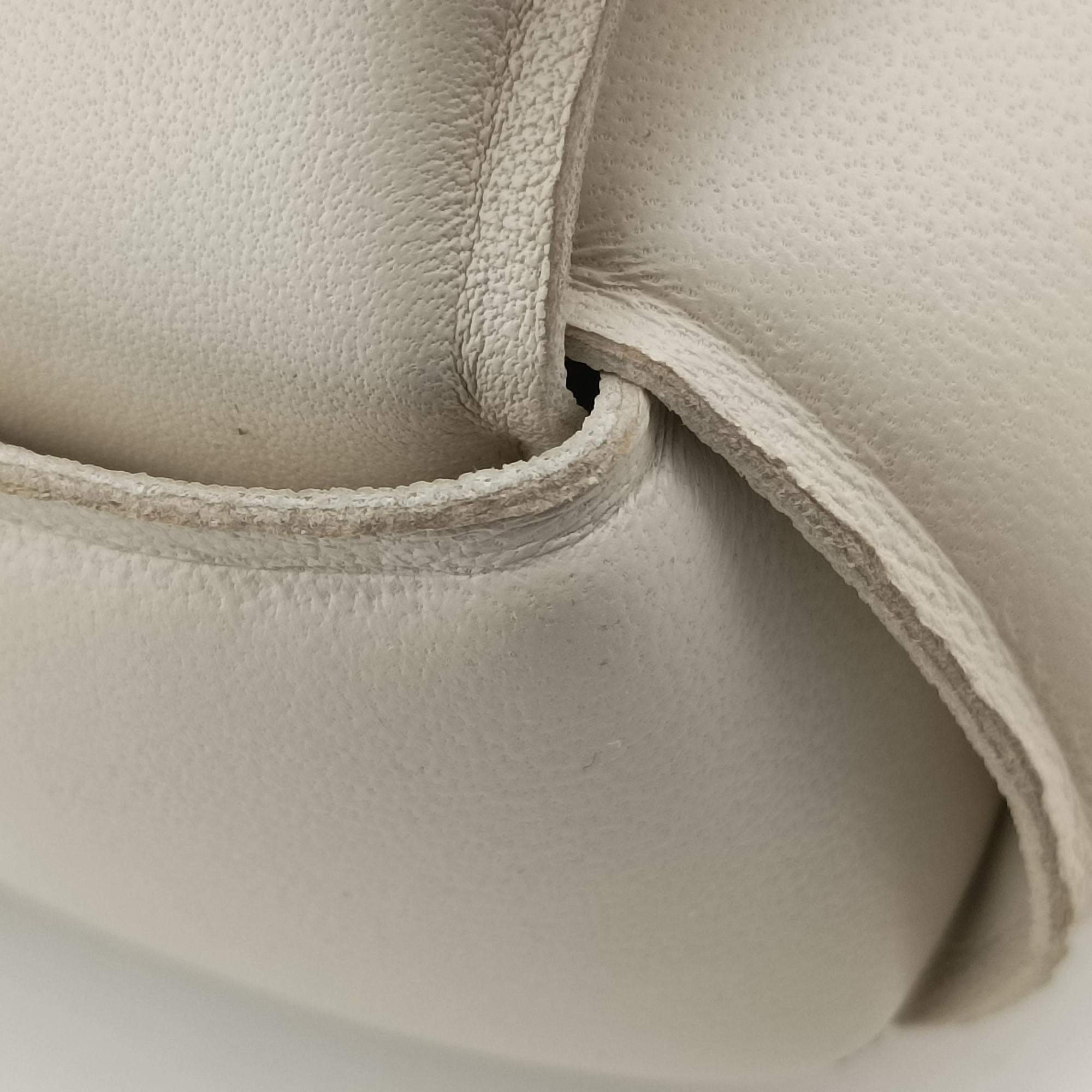 Pre-owned Bottega Veneta Padded CASSETTE White lambskin  shoulderbag | stylenewstar