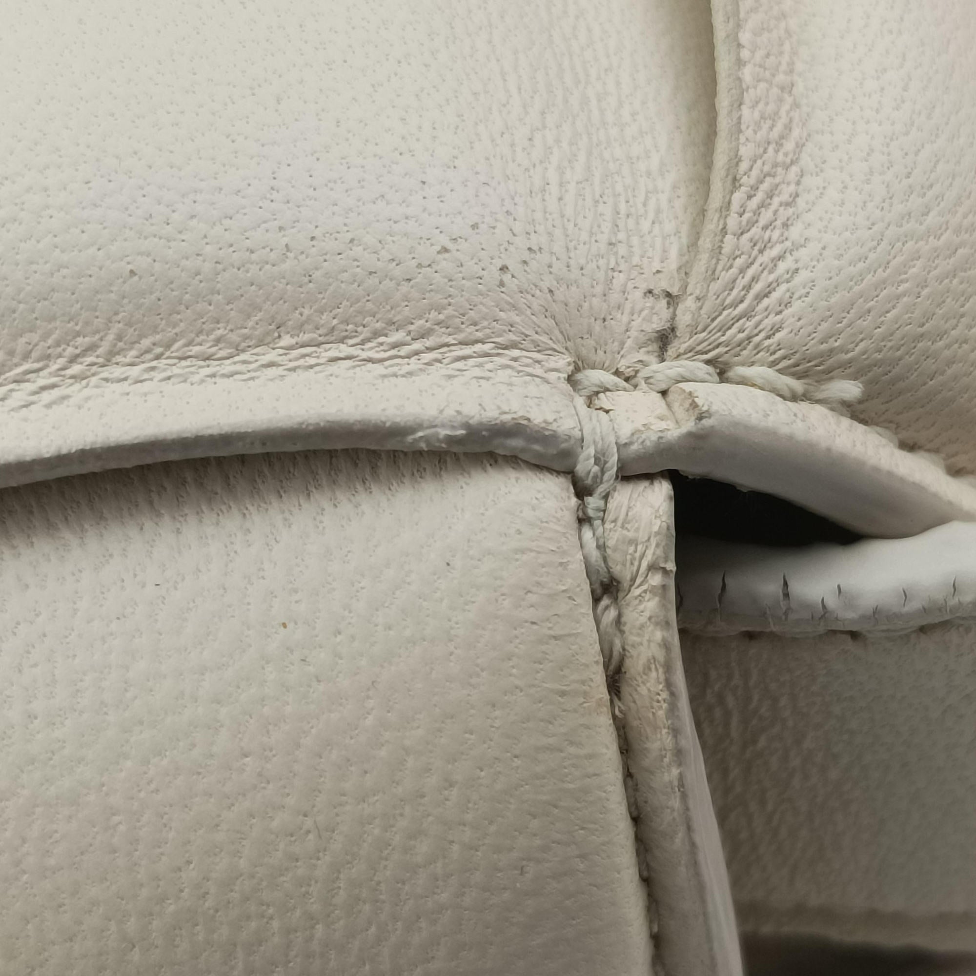 Pre-owned Bottega Veneta Padded CASSETTE White lambskin  shoulderbag | stylenewstar