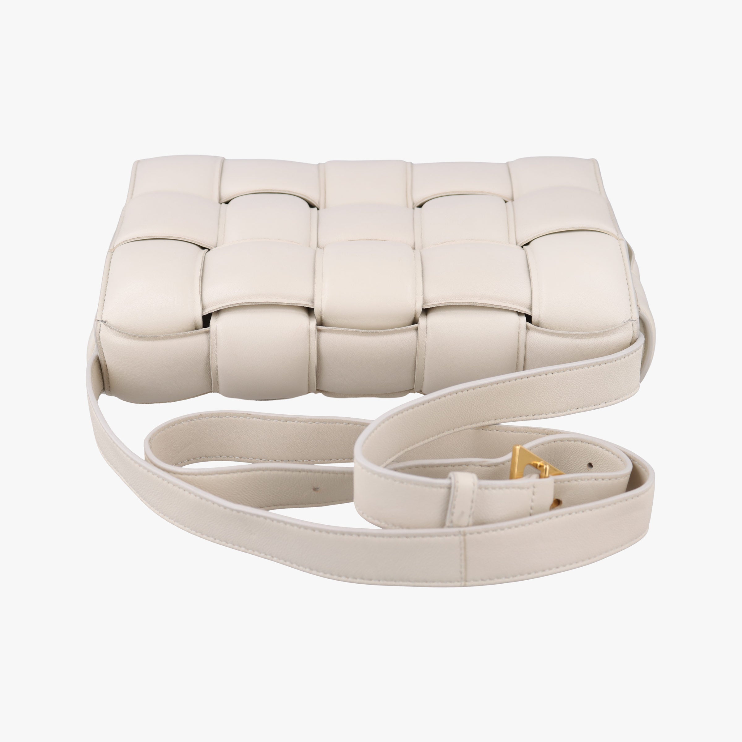 Pre-owned Bottega Veneta Padded CASSETTE White lambskin  shoulderbag | stylenewstar