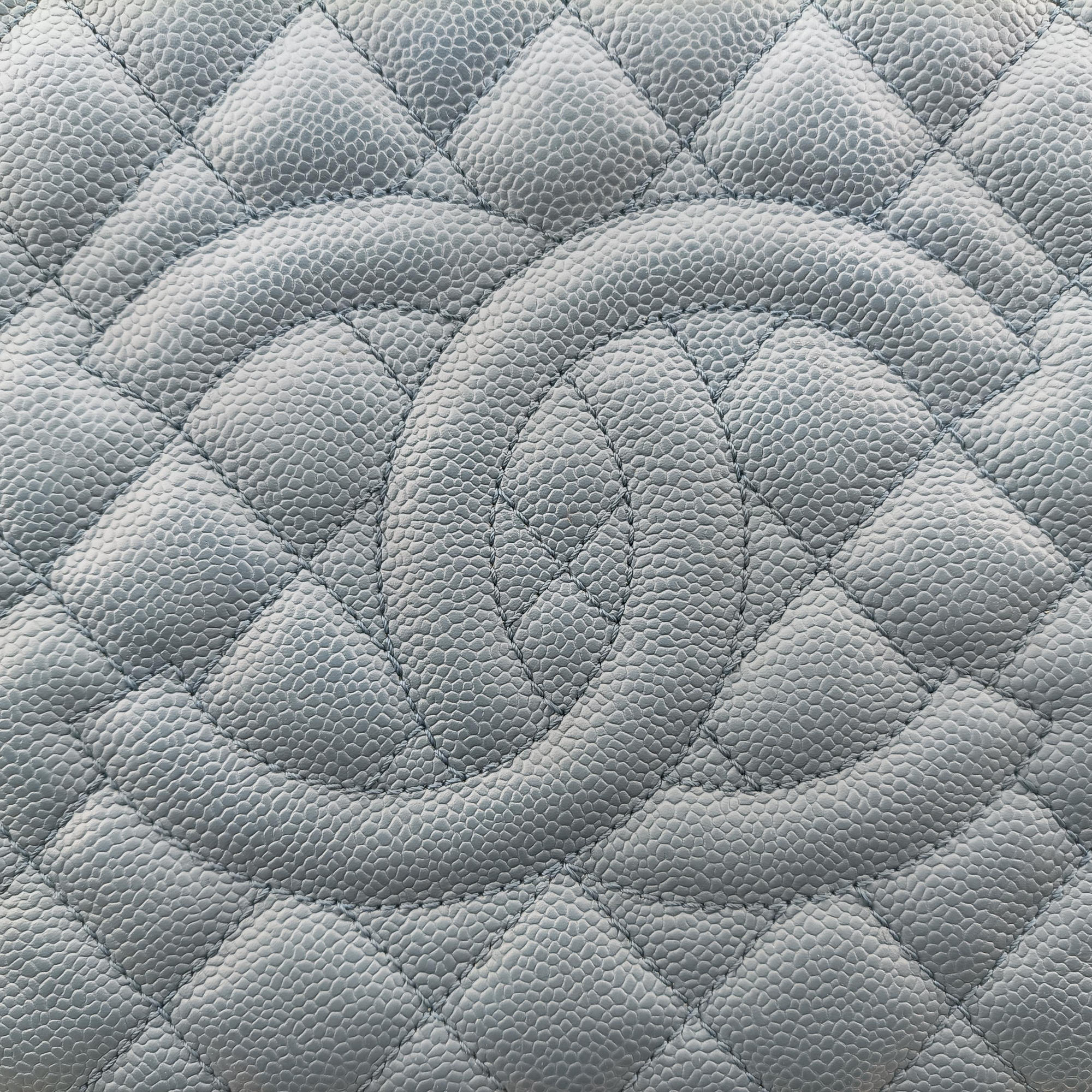 Secondhand Chanel Matelasse Cocomark GST Blue caviar skin A50995 shoulderbag | stylenewstar