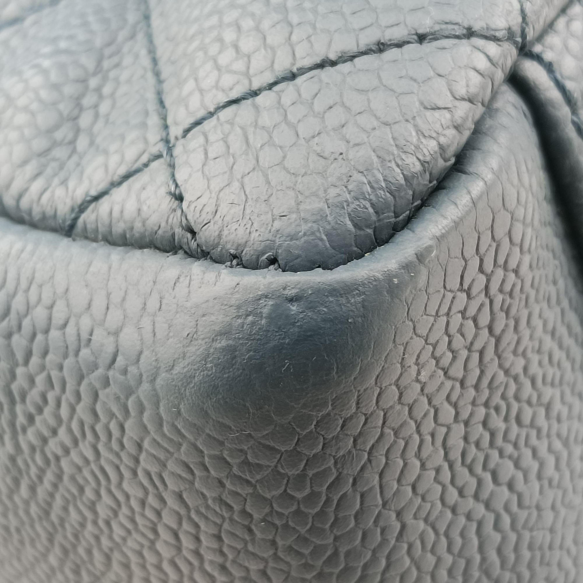 Secondhand Chanel Matelasse Cocomark GST Blue caviar skin A50995 shoulderbag | stylenewstar