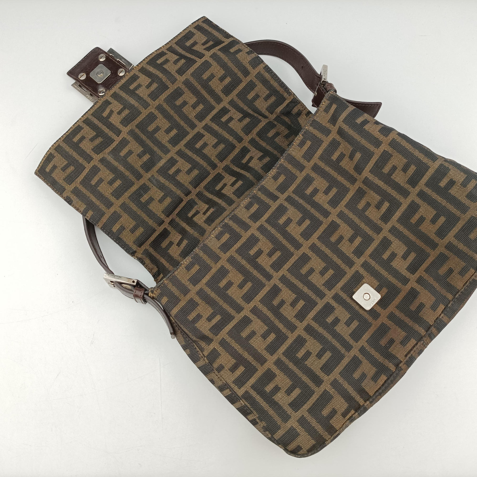 Pre-owned Fendi Baguette Zucchino Brown canvas 377526 shoulderbag | stylenewstar