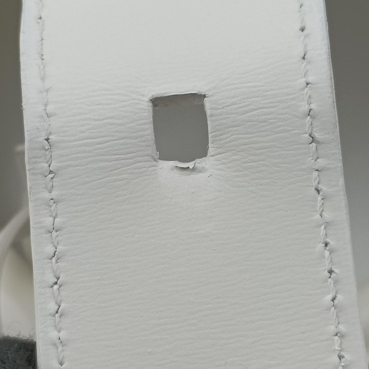 Secondhand Delvaux Brillon MM
 White Leather  shoulderbag | stylenewstar
