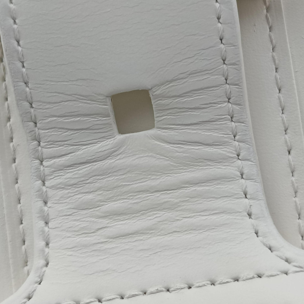 Secondhand Delvaux Brillon MM
 White Leather  shoulderbag | stylenewstar