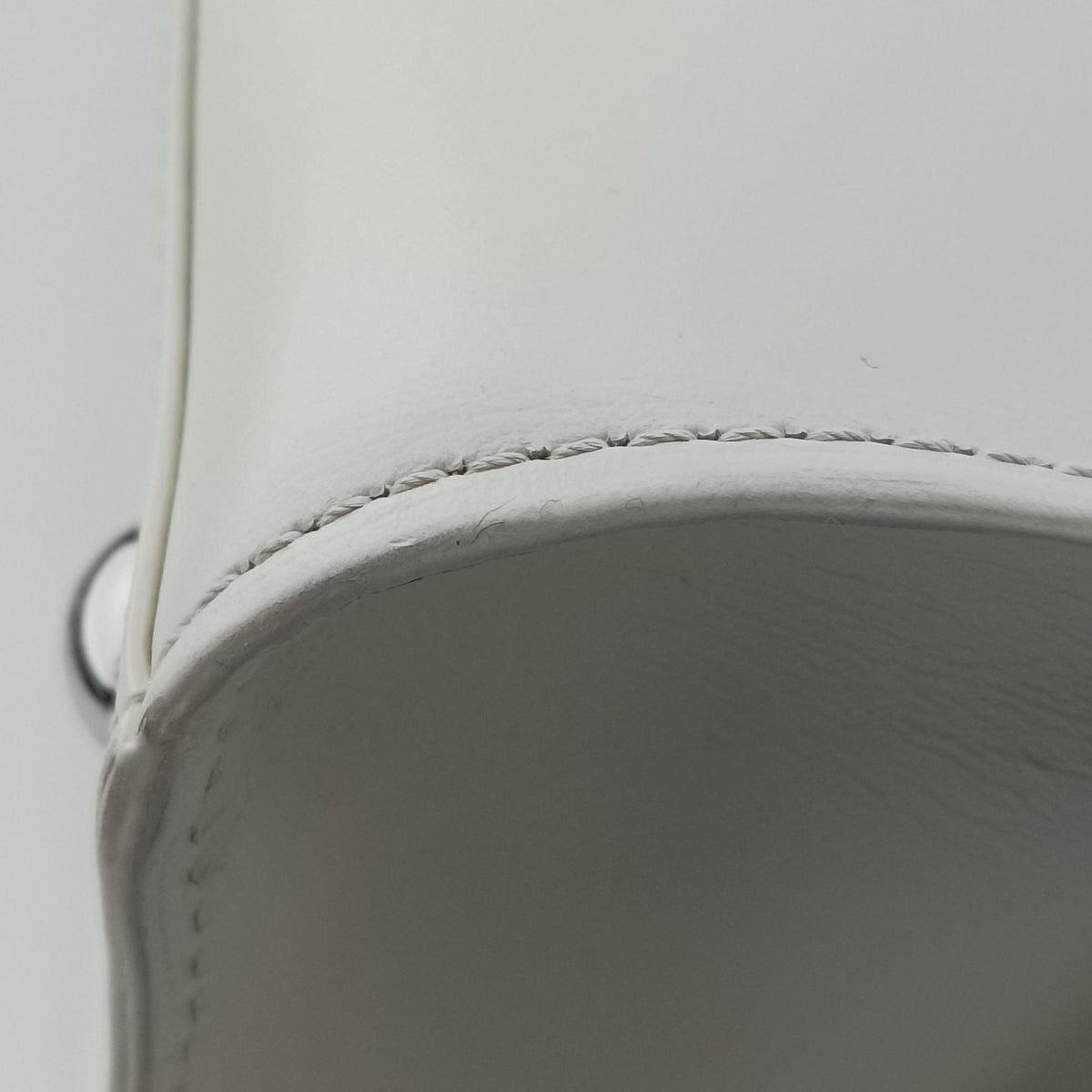 Secondhand Delvaux Brillon MM
 White Leather  shoulderbag | stylenewstar
