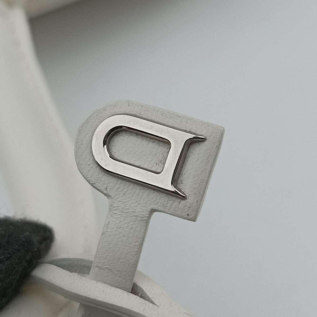 Secondhand Delvaux Brillon MM
 White Leather  shoulderbag | stylenewstar