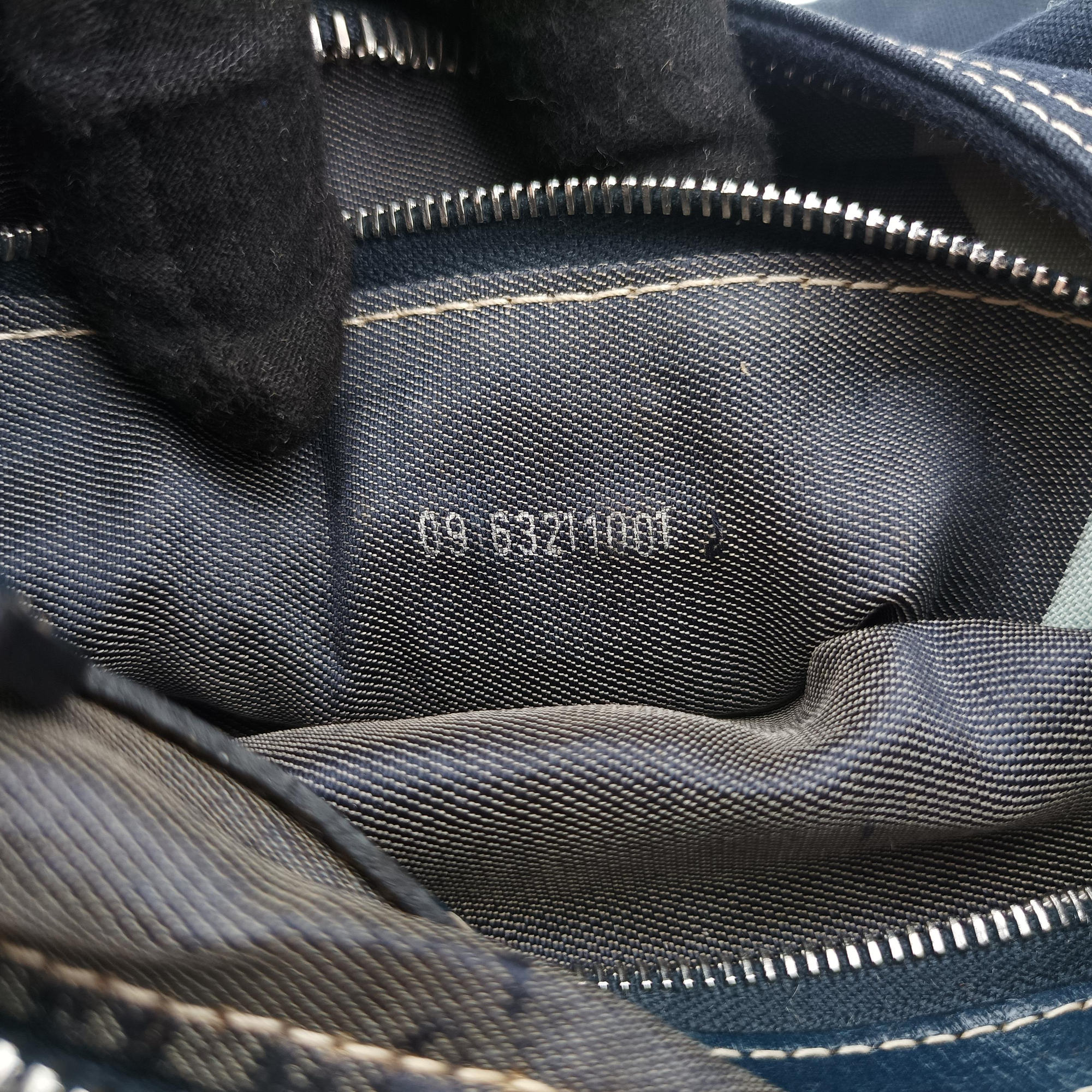 Pre-owned Fendi Baguette Blue Denim 09 632 shoulderbag | stylenewstar
