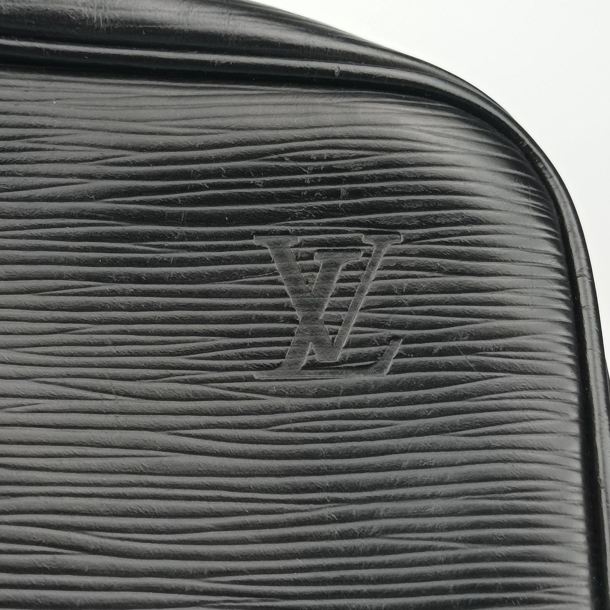 Vintage Louis Vuitton Porto Document Voyage Noir Epi M59162 handbag | stylenewstar