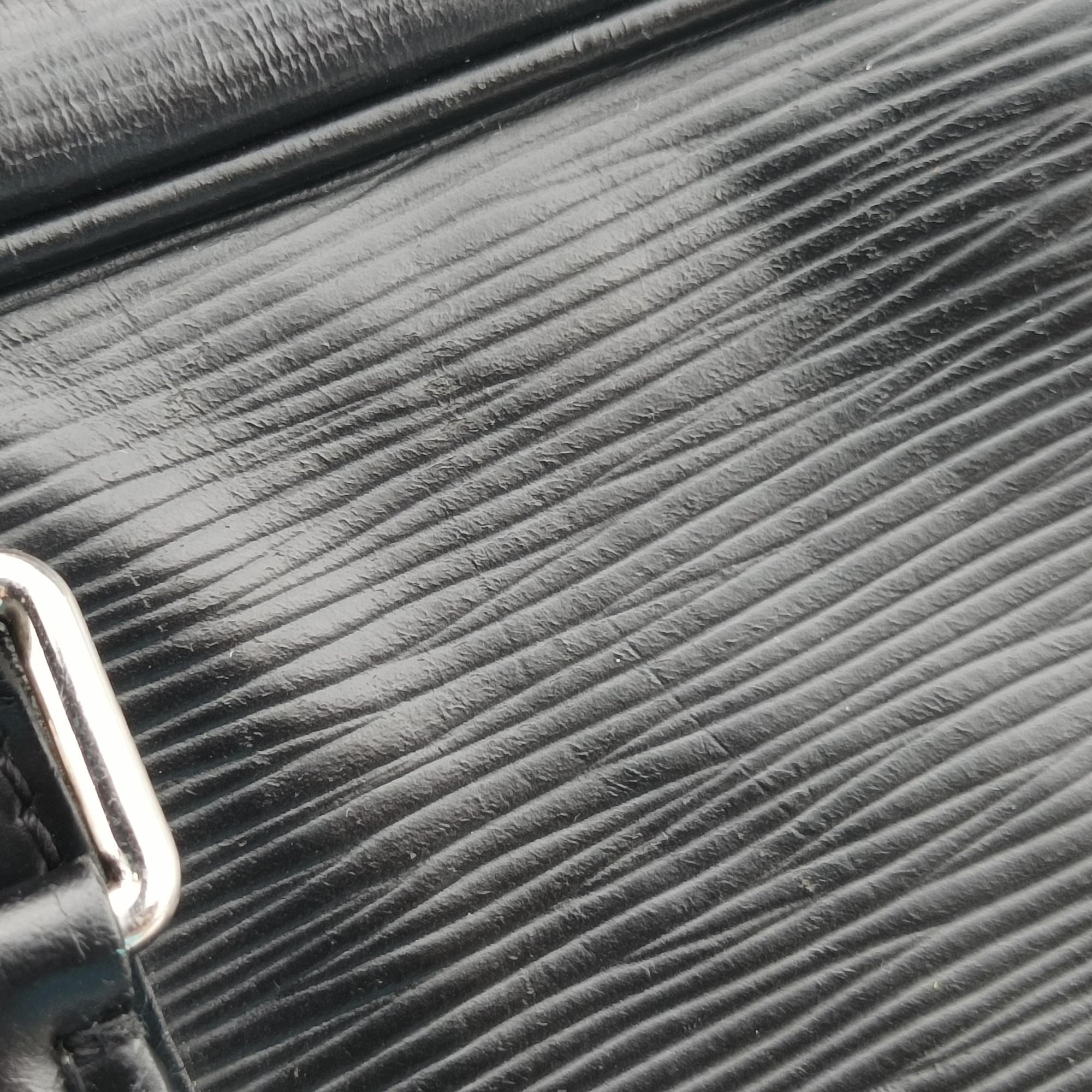 Vintage Louis Vuitton Porto Document Voyage Noir Epi M59162 handbag | stylenewstar