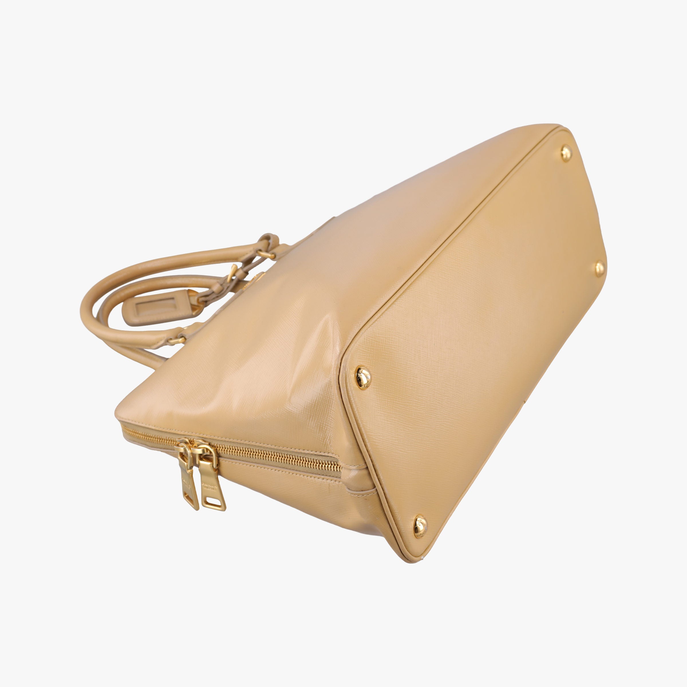 Pre-owned Prada Pyramid Beige Patent BL0808 handbag | stylenewstar