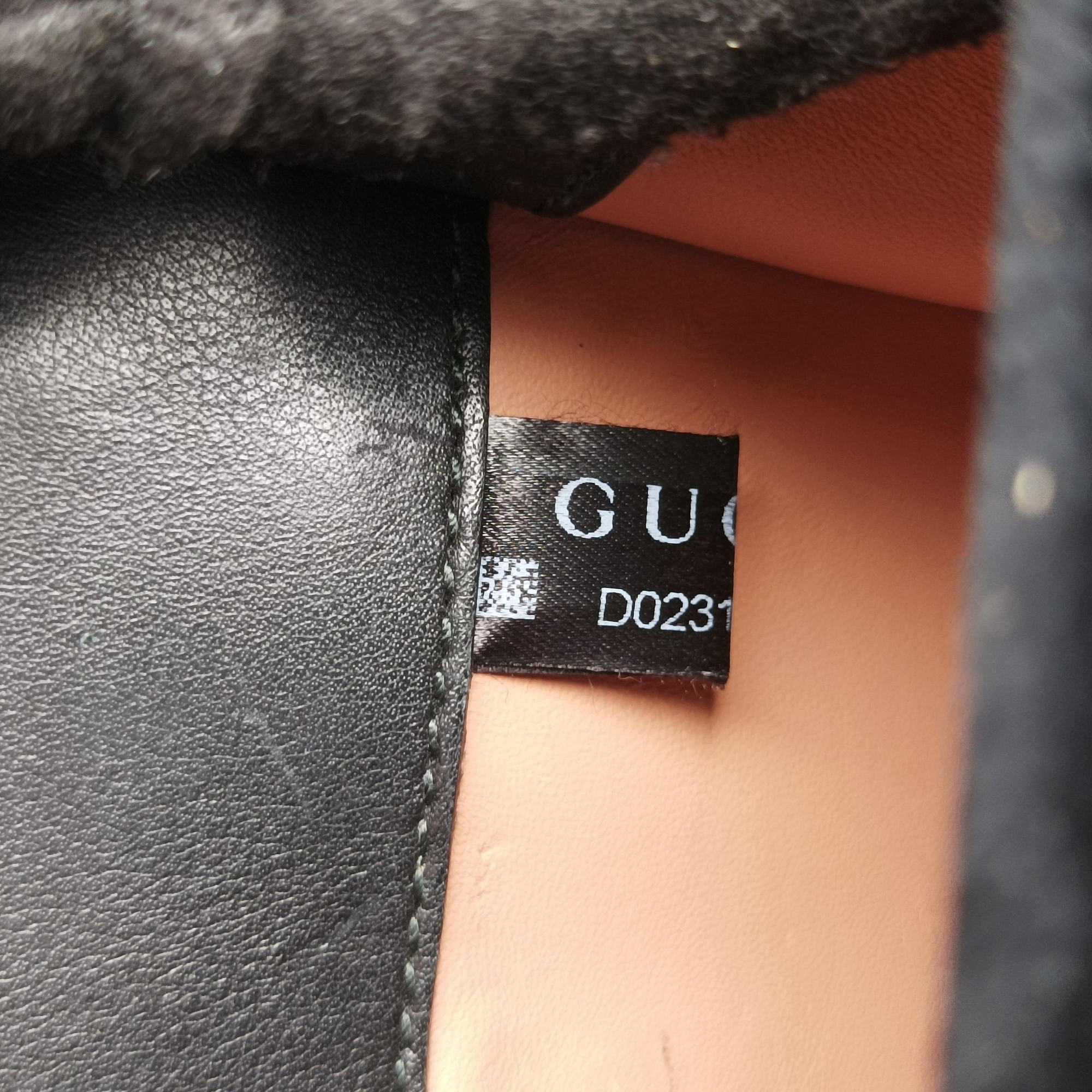 Secondhand Gucci Broadway Black velour 489218 shoulderbag | stylenewstar