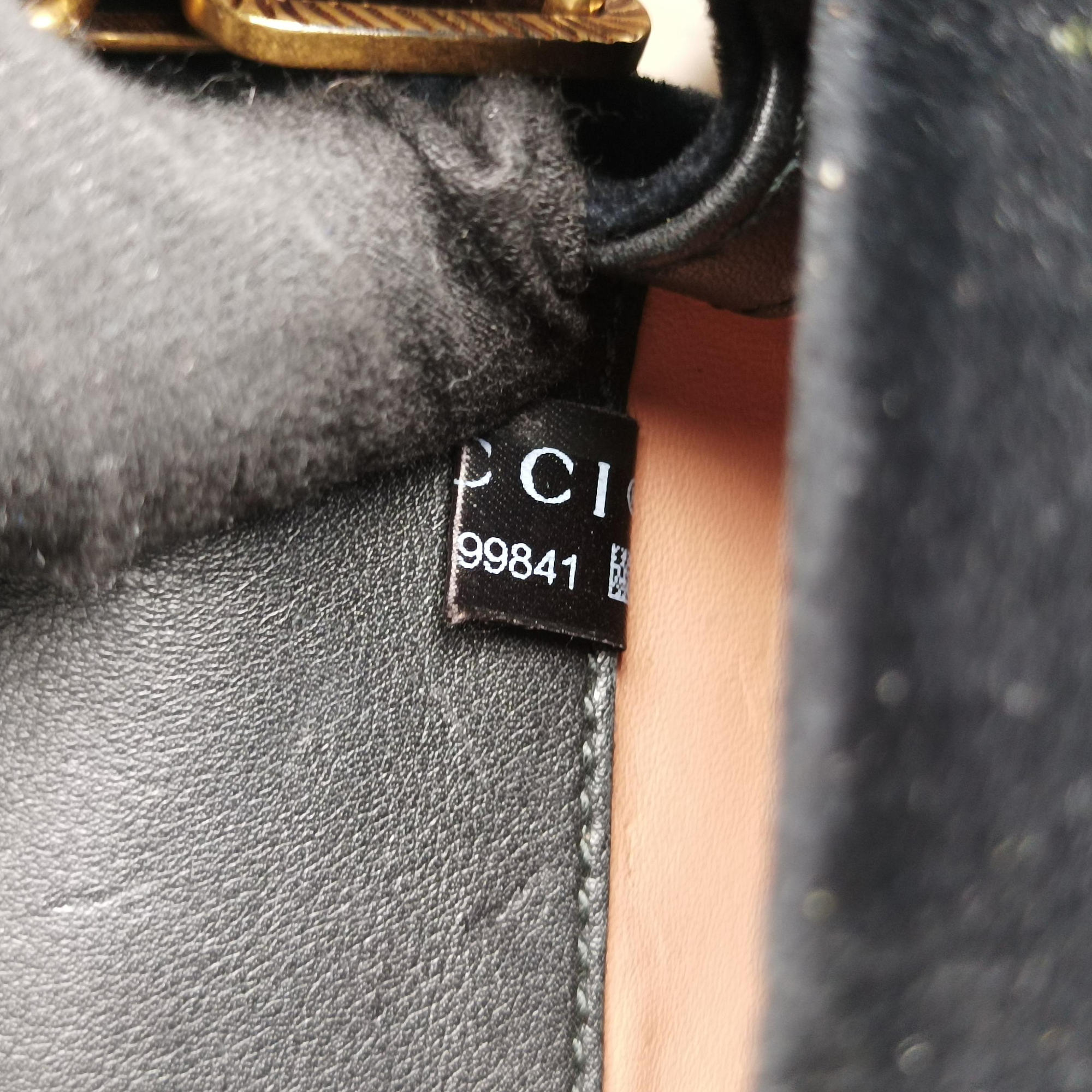 Secondhand Gucci Broadway Black velour 489218 shoulderbag | stylenewstar