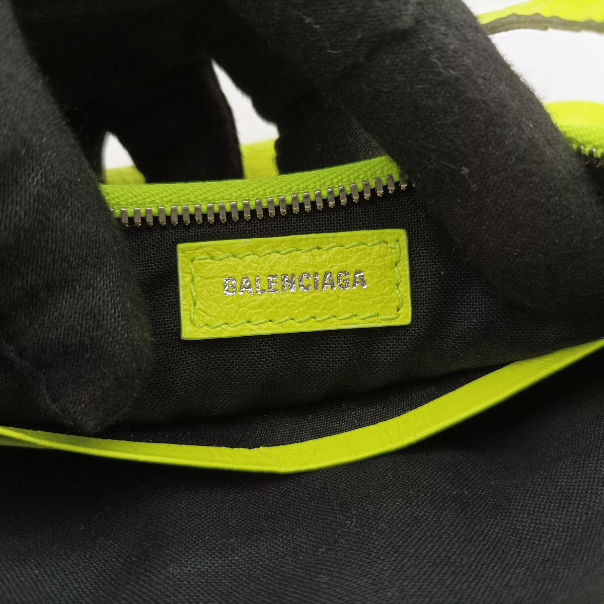 Secondhand Balenciaga Le Cagole Yellow lambskin  shoulderbag | stylenewstar