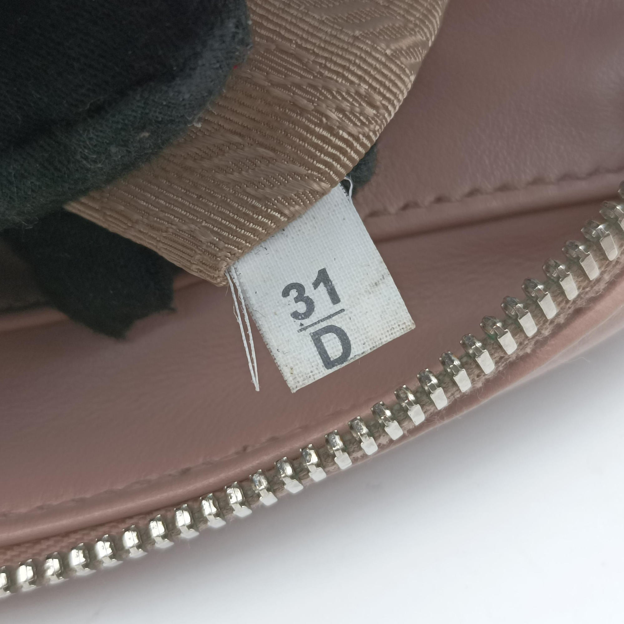 Secondhand Prada Diagramme Pink Leather 1BH084 shoulderbag | stylenewstar