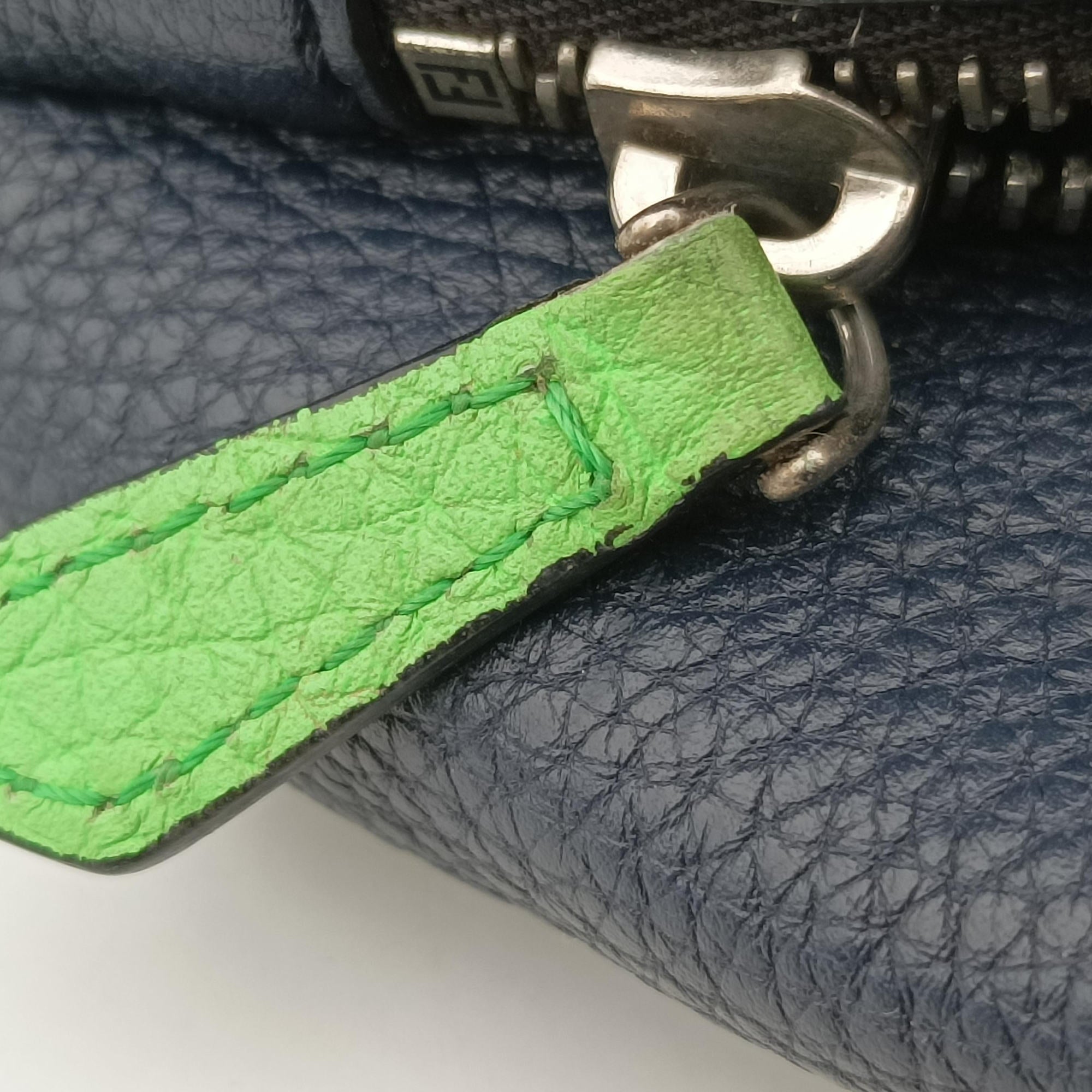 Secondhand Fendi Pecan AMOR Logo Navy Leather 7VA446 bum bag/waist bag | stylenewstar