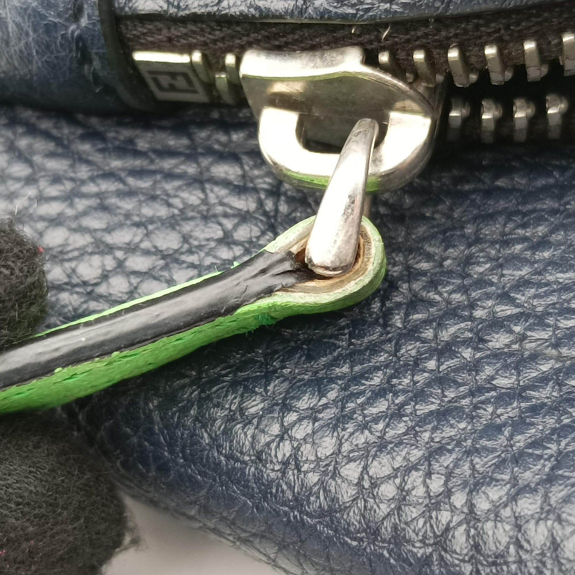 Secondhand Fendi Pecan AMOR Logo Navy Leather 7VA446 bum bag/waist bag | stylenewstar