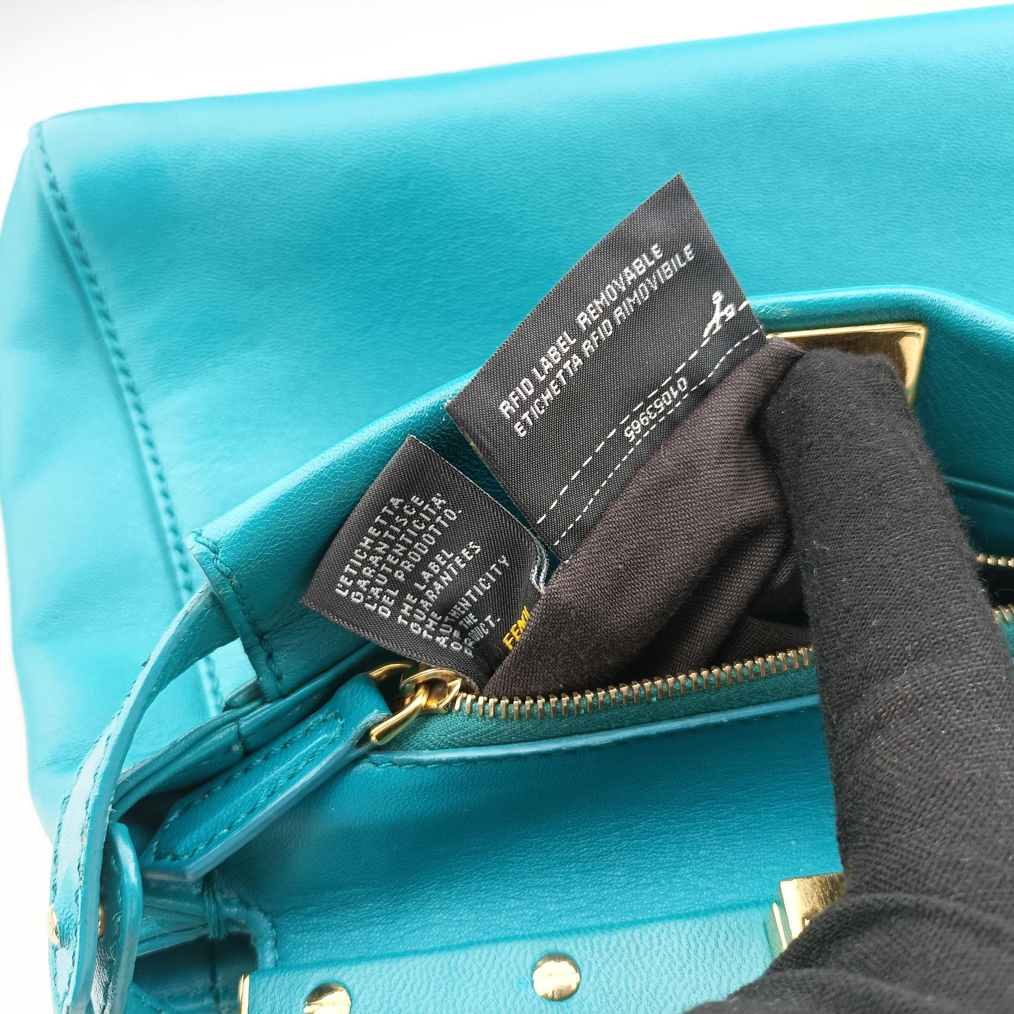 Pre-owned Fendi PEEKABOO Blue Leather 8BN244 shoulderbag | stylenewstar