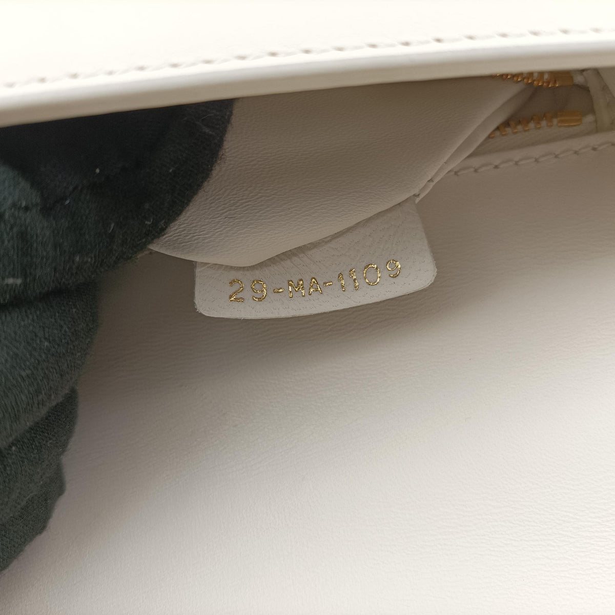 Vintage Christian Dior 30 Montaigne White leather  shoulderbag | stylenewstar