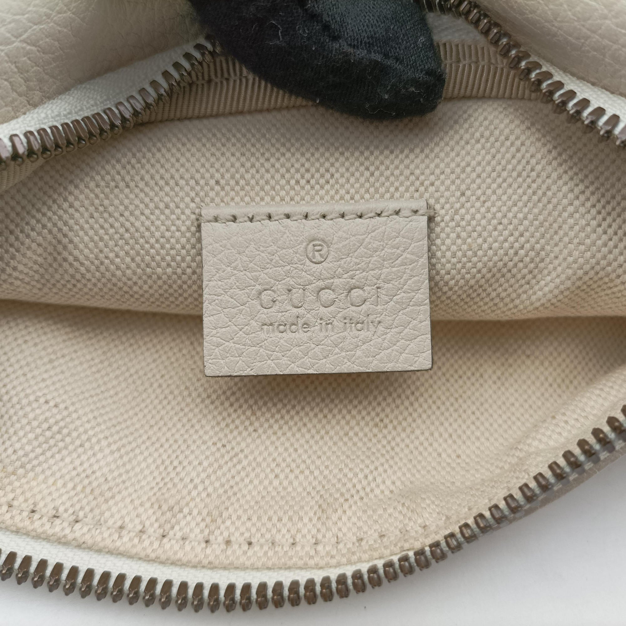 Secondhand Gucci Print White Leather 527792 bum bag/waist bag | stylenewstar