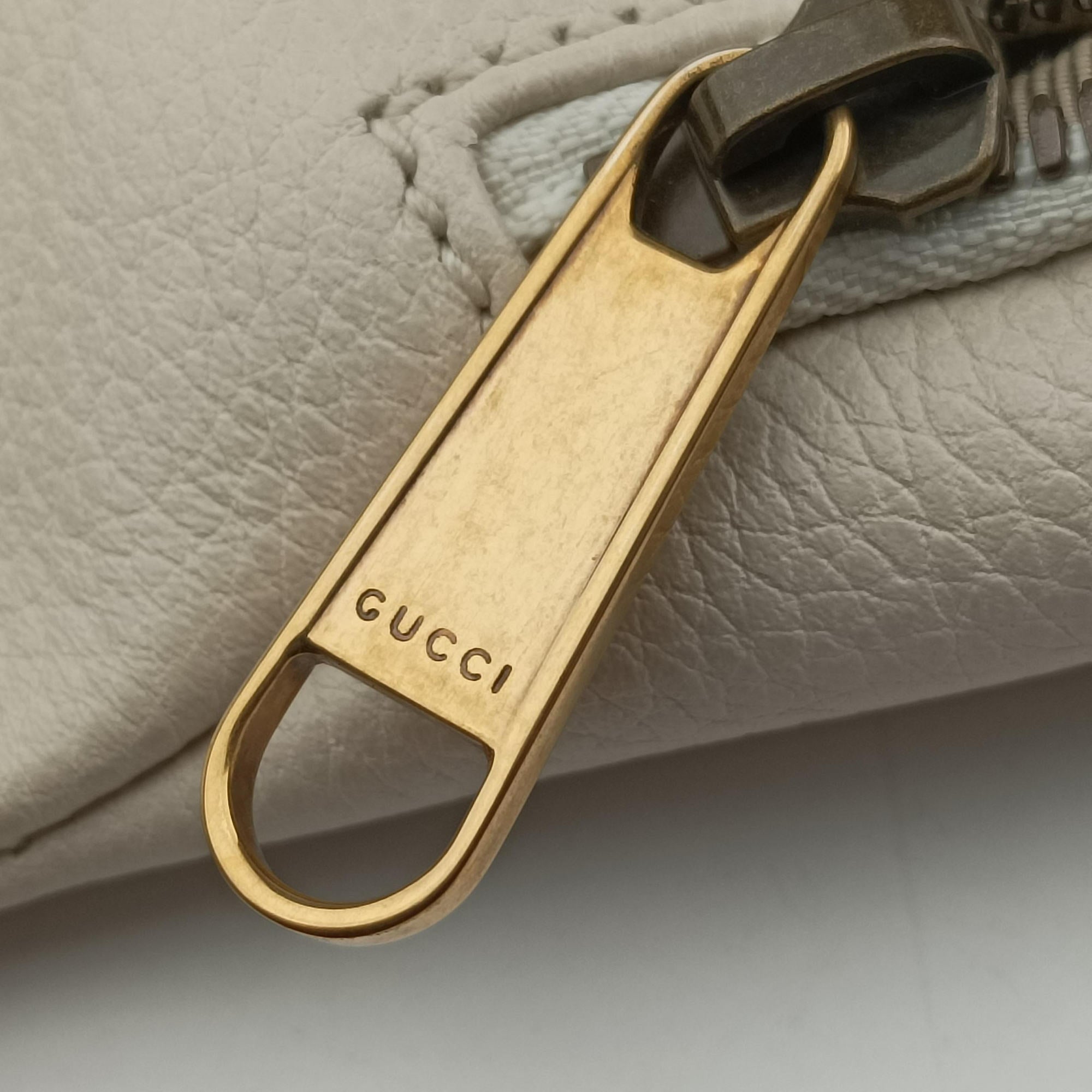 Secondhand Gucci Print White Leather 527792 bum bag/waist bag | stylenewstar