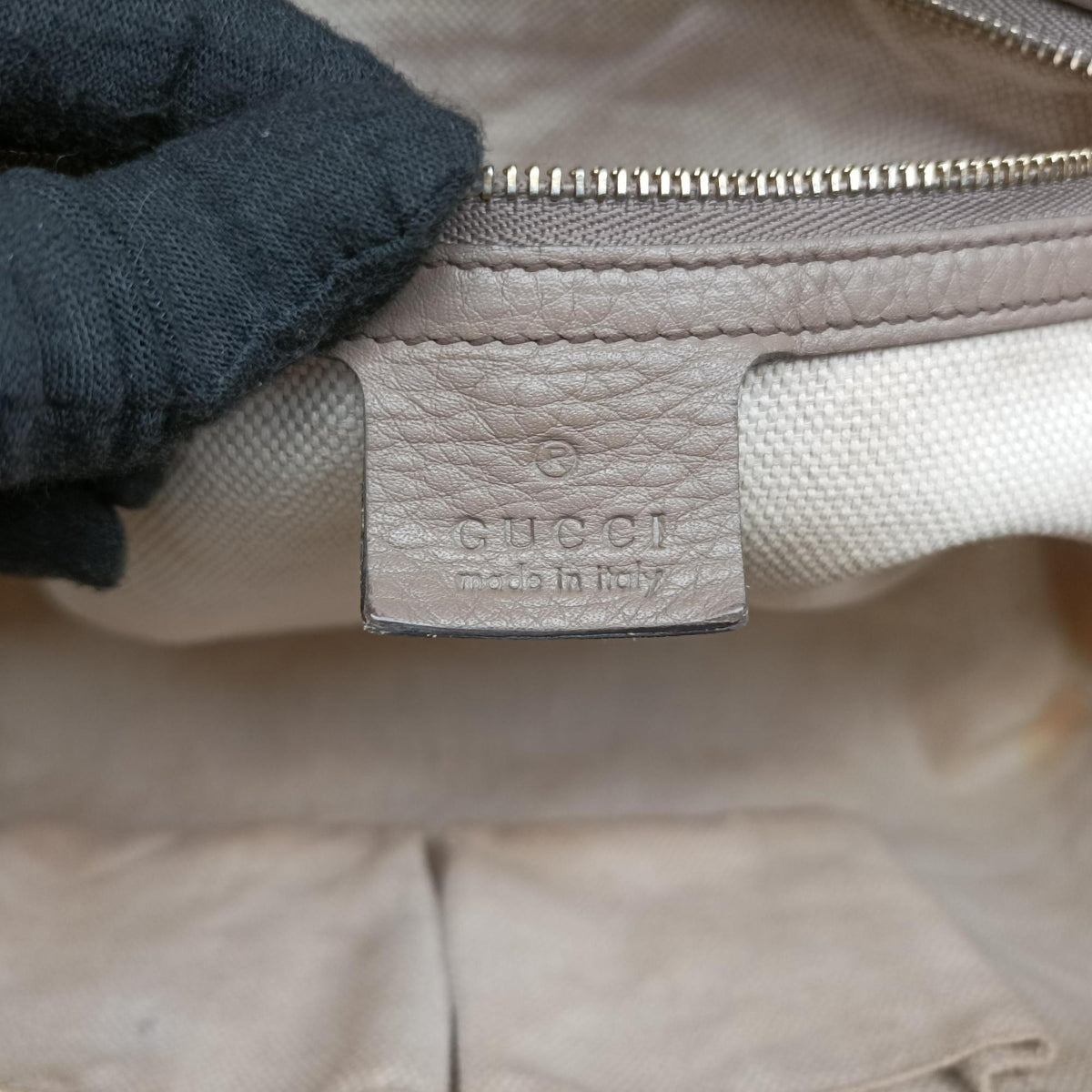 Vintage Gucci Soho Gray beige Leather 282307 handbag | stylenewstar