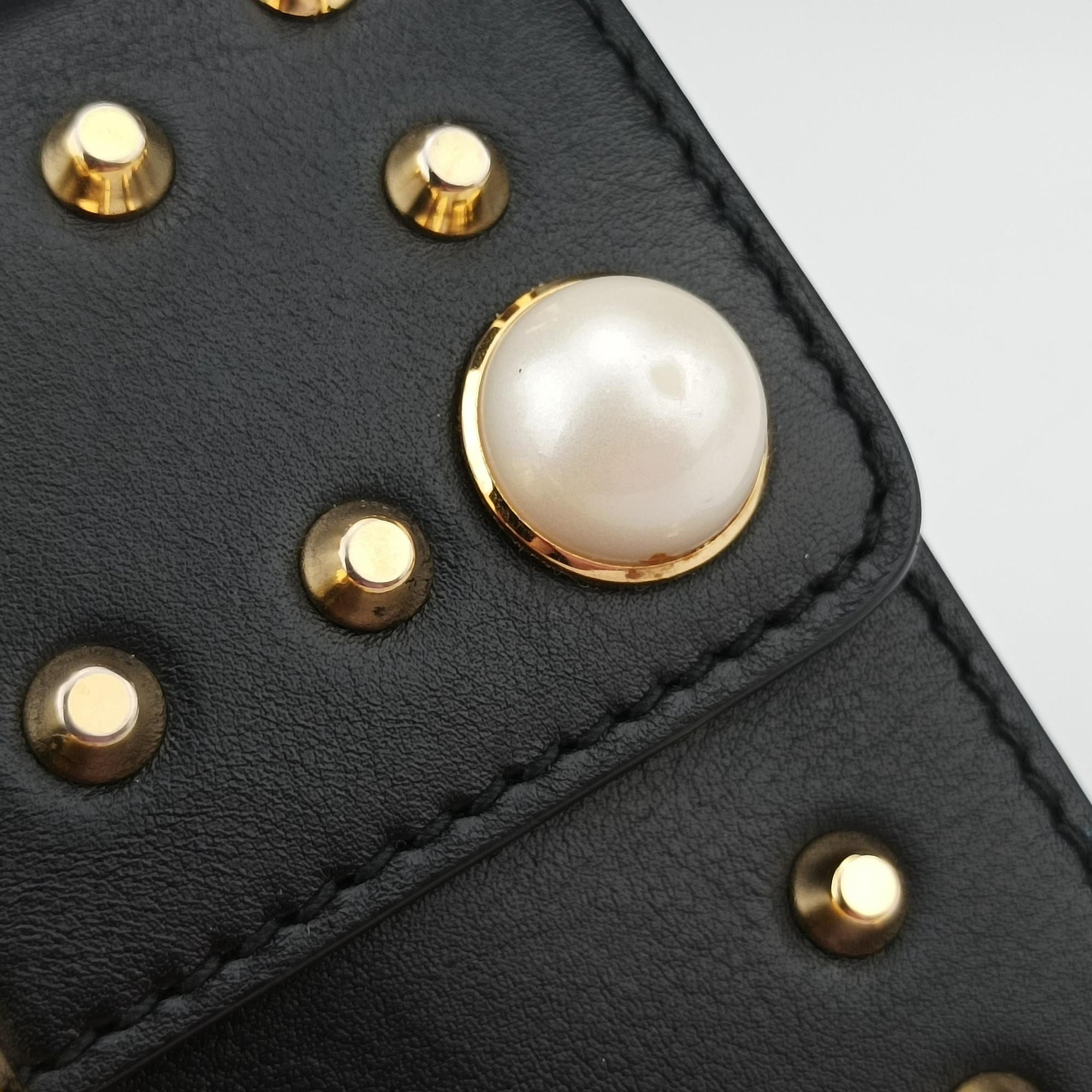 Secondhand Gucci Padlock Black Leather 432182 shoulderbag | stylenewstar
