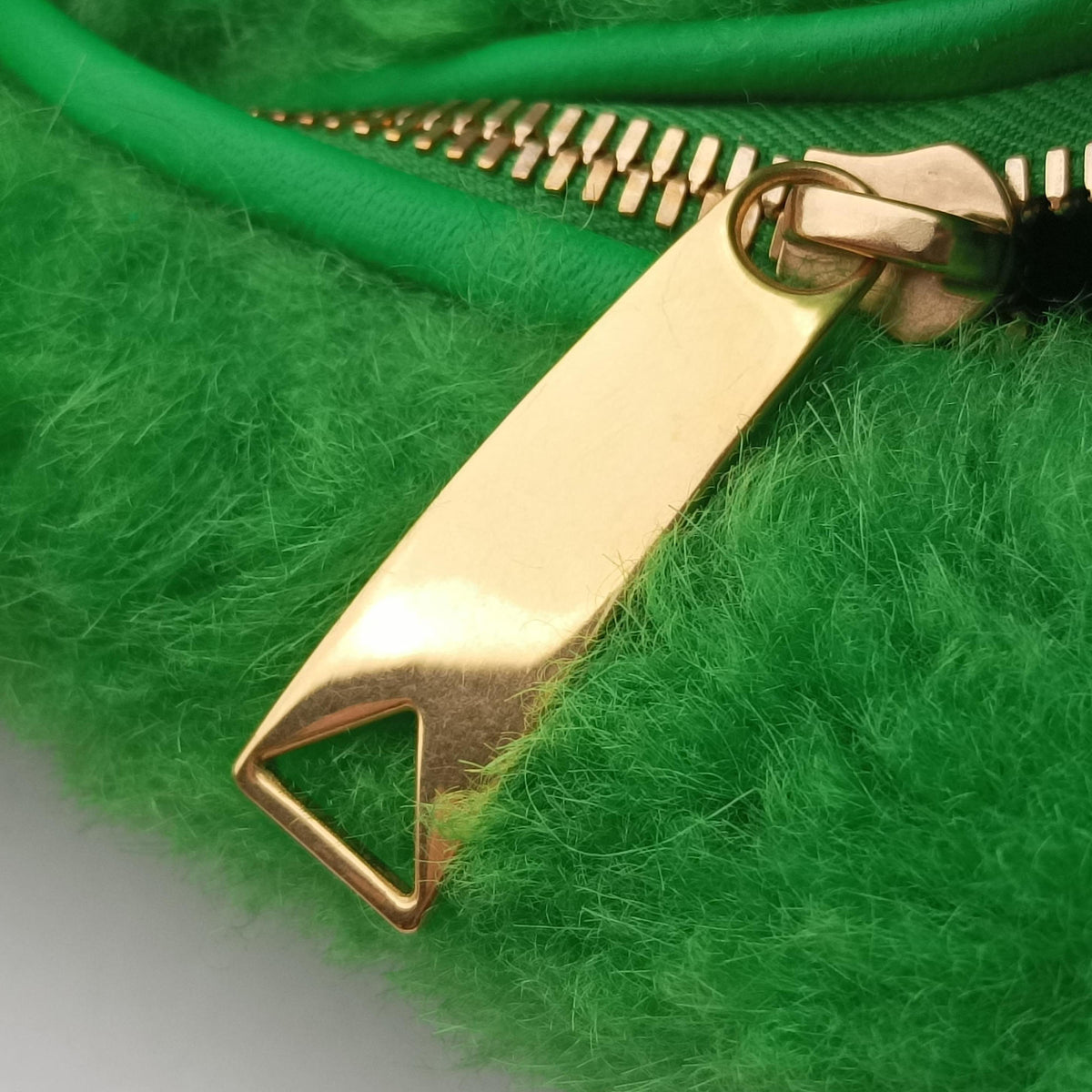 Pre-owned Bottega Veneta Jodie Green Fur  clutchbag | stylenewstar