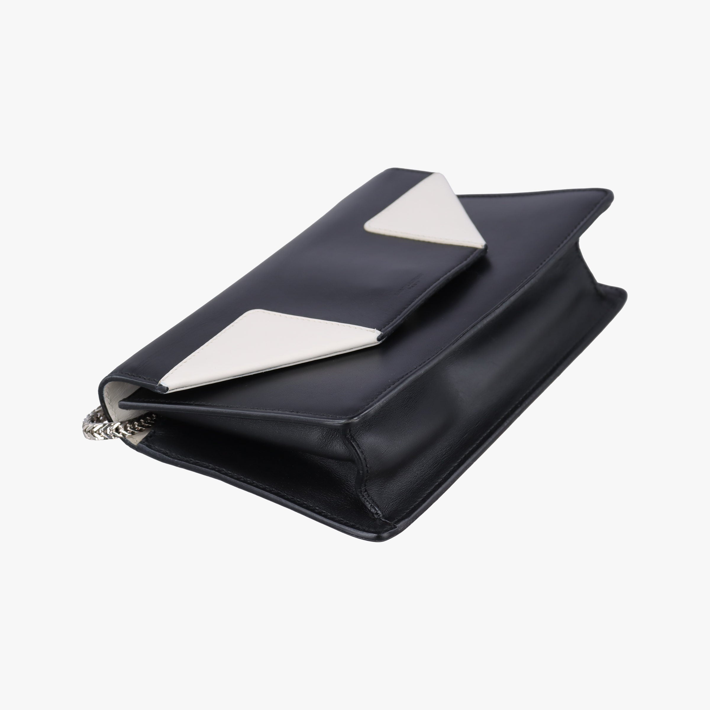 Pre-owned Yves Saint Laurent Small Betty Flap Black × White Leather 314516 shoulderbag | stylenewstar