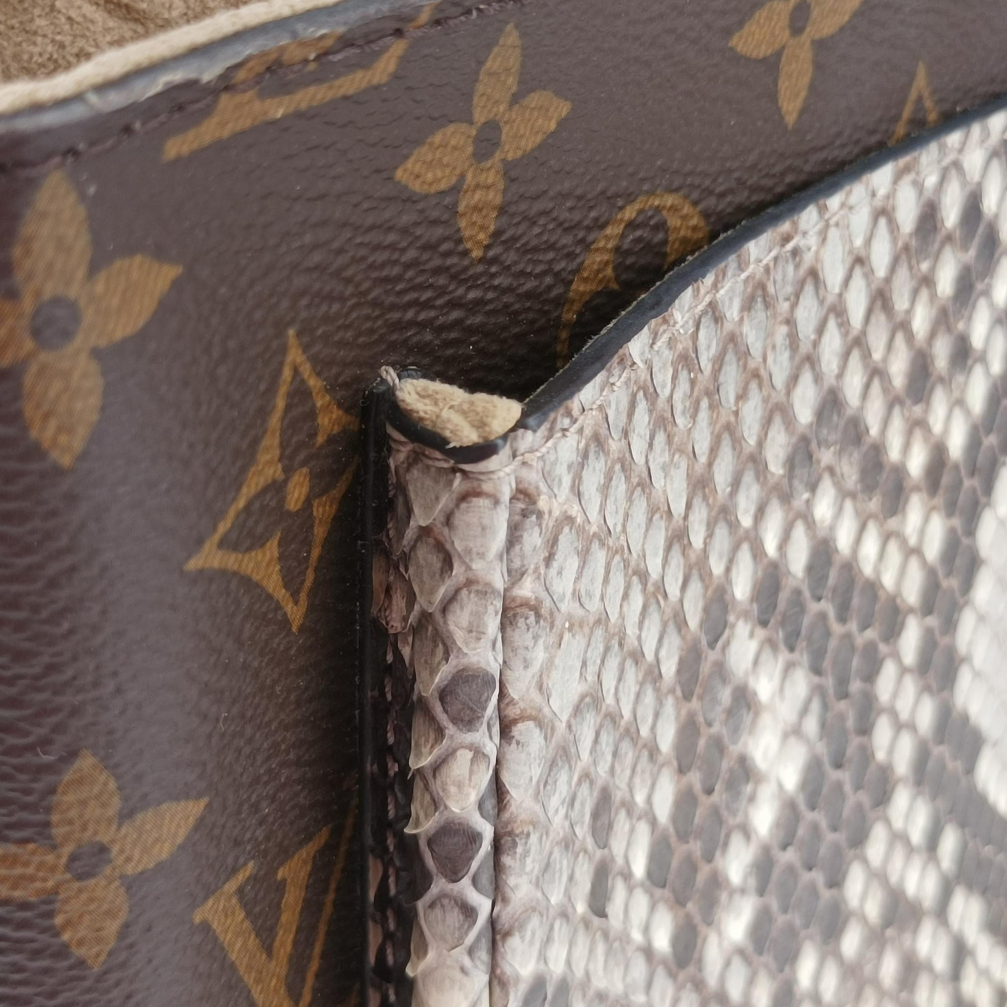 Secondhand Louis Vuitton MARIGNAN brown×Gray×Black Monogram Canvas×calf leather×Snake skin N95750 shoulderbag | stylenewstar