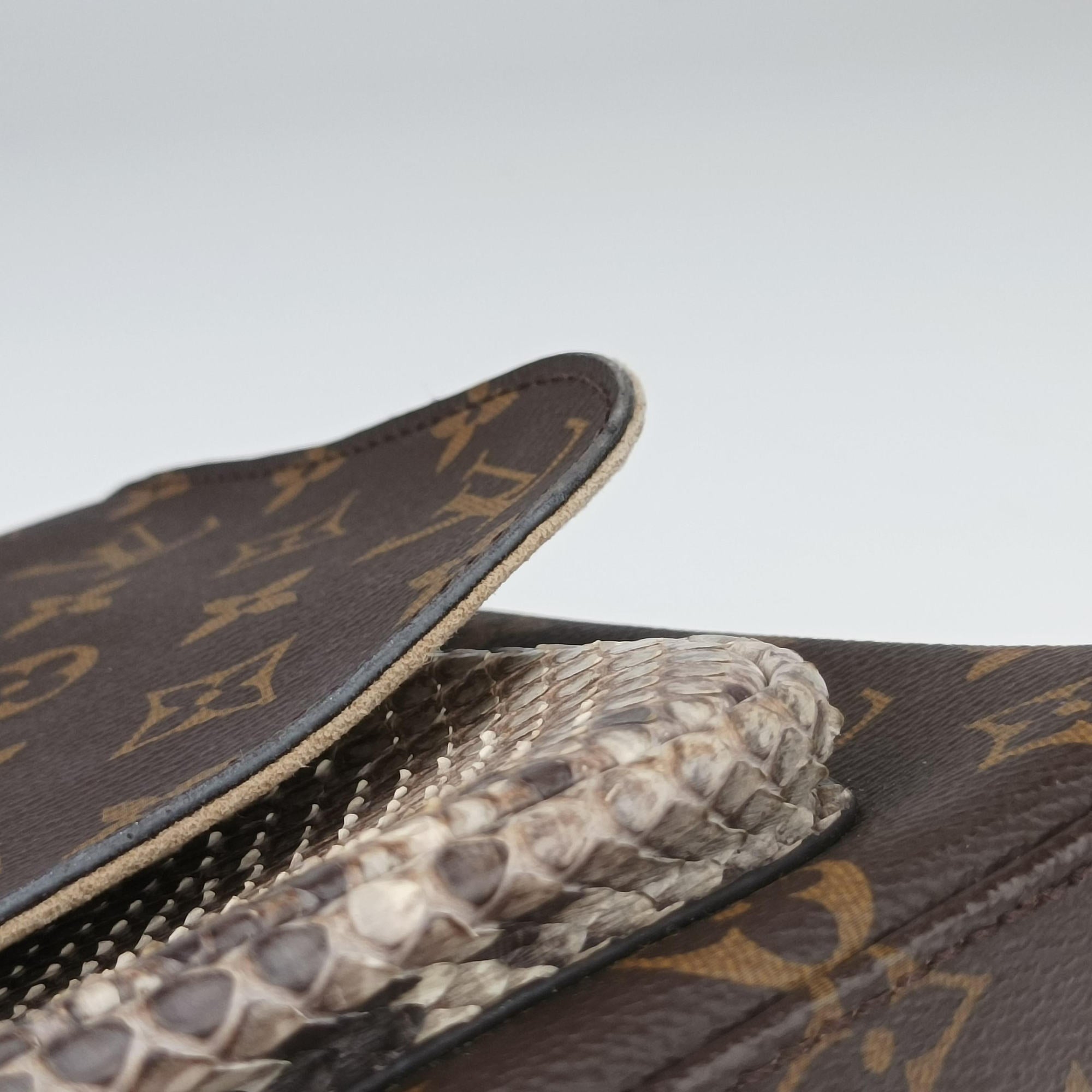Secondhand Louis Vuitton MARIGNAN brown×Gray×Black Monogram Canvas×calf leather×Snake skin N95750 shoulderbag | stylenewstar