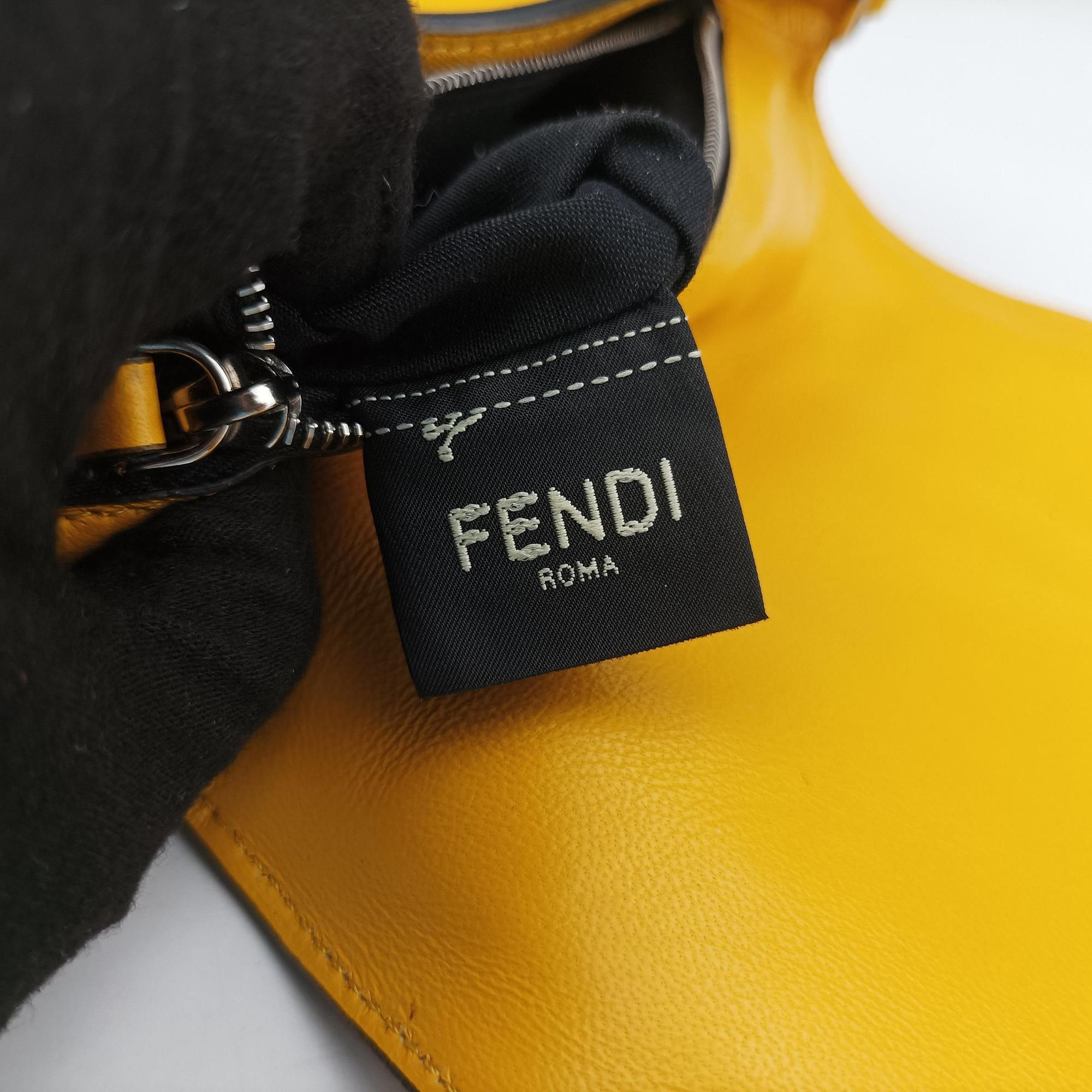 Pre-owned Fendi Flap Expand Yellow Leather 7M0299 shoulderbag | stylenewstar