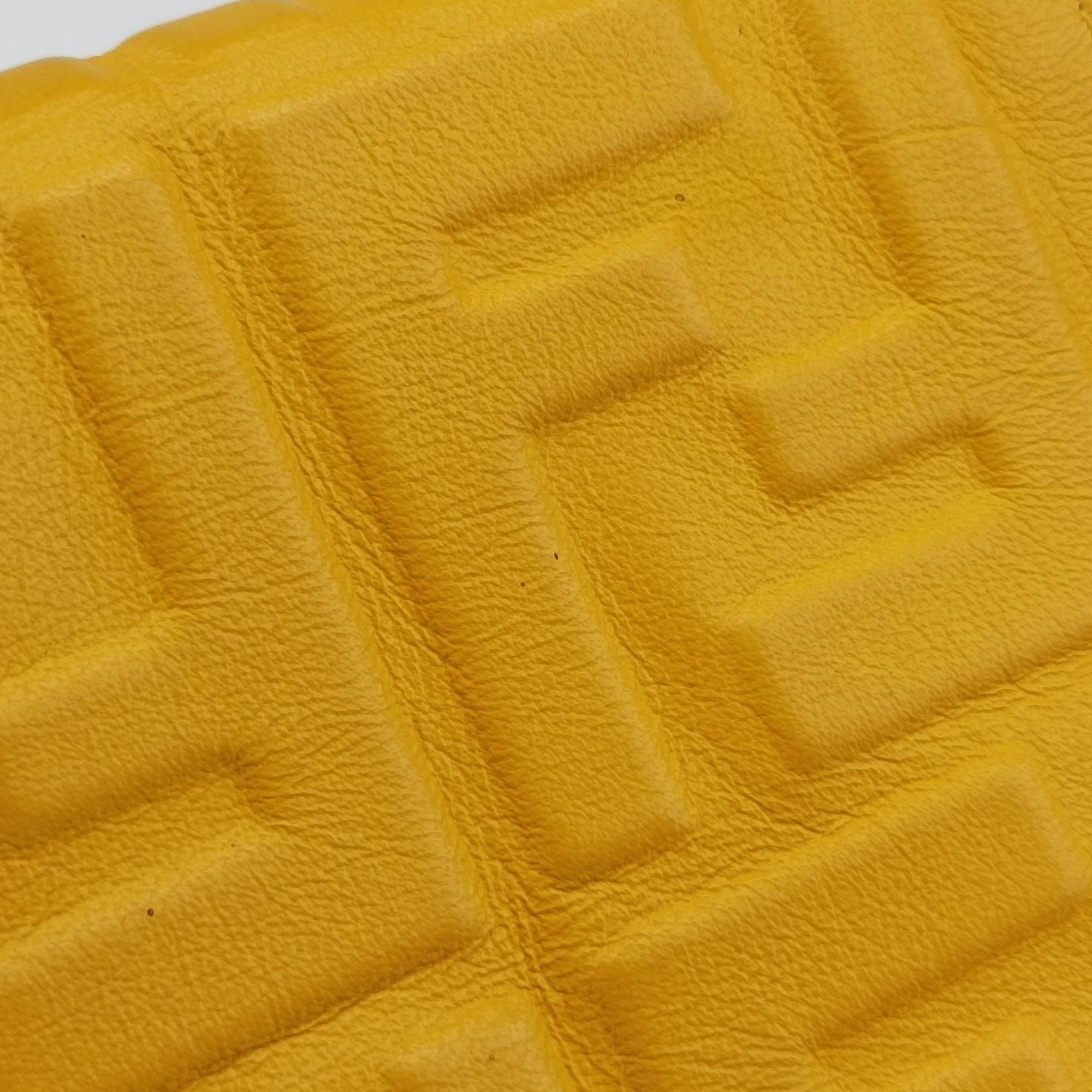 Pre-owned Fendi Flap Expand Yellow Leather 7M0299 shoulderbag | stylenewstar